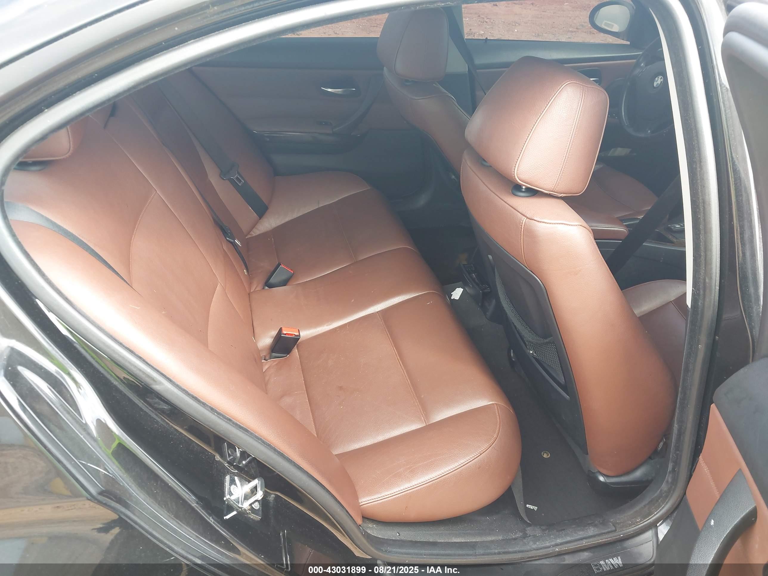 BMW 328XI image 8