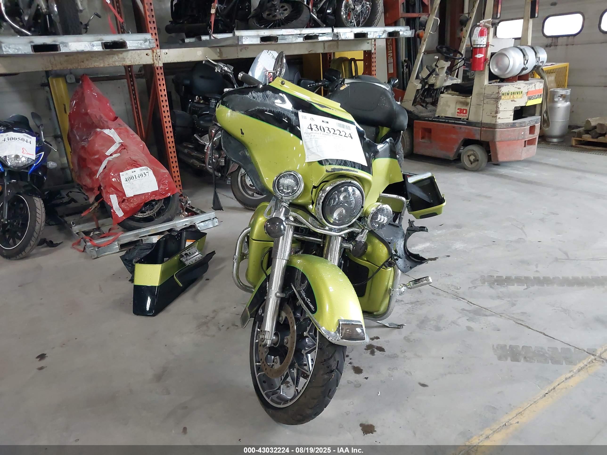 HARLEY-DAVIDSON FLHTCU image 5