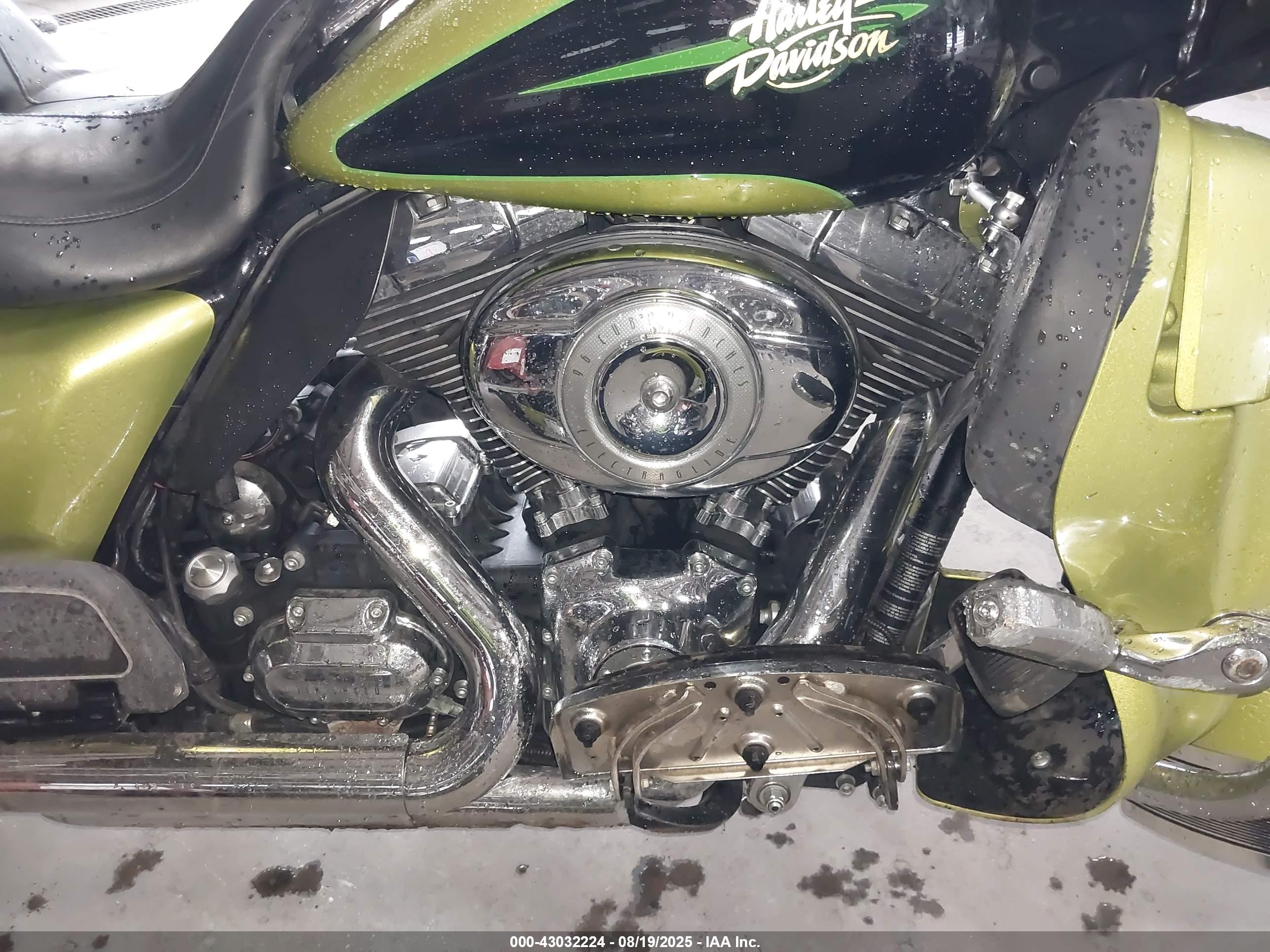 HARLEY-DAVIDSON FLHTCU image 8