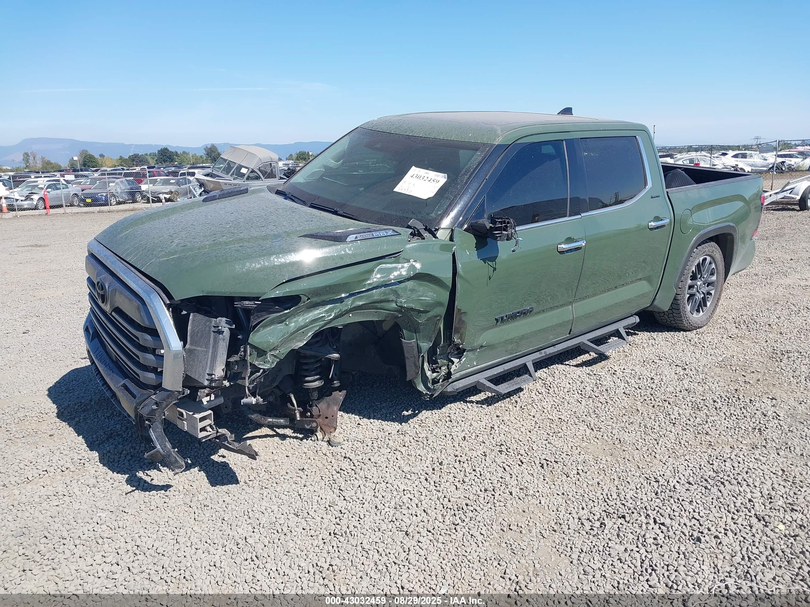 TOYOTA TUNDRA image 2