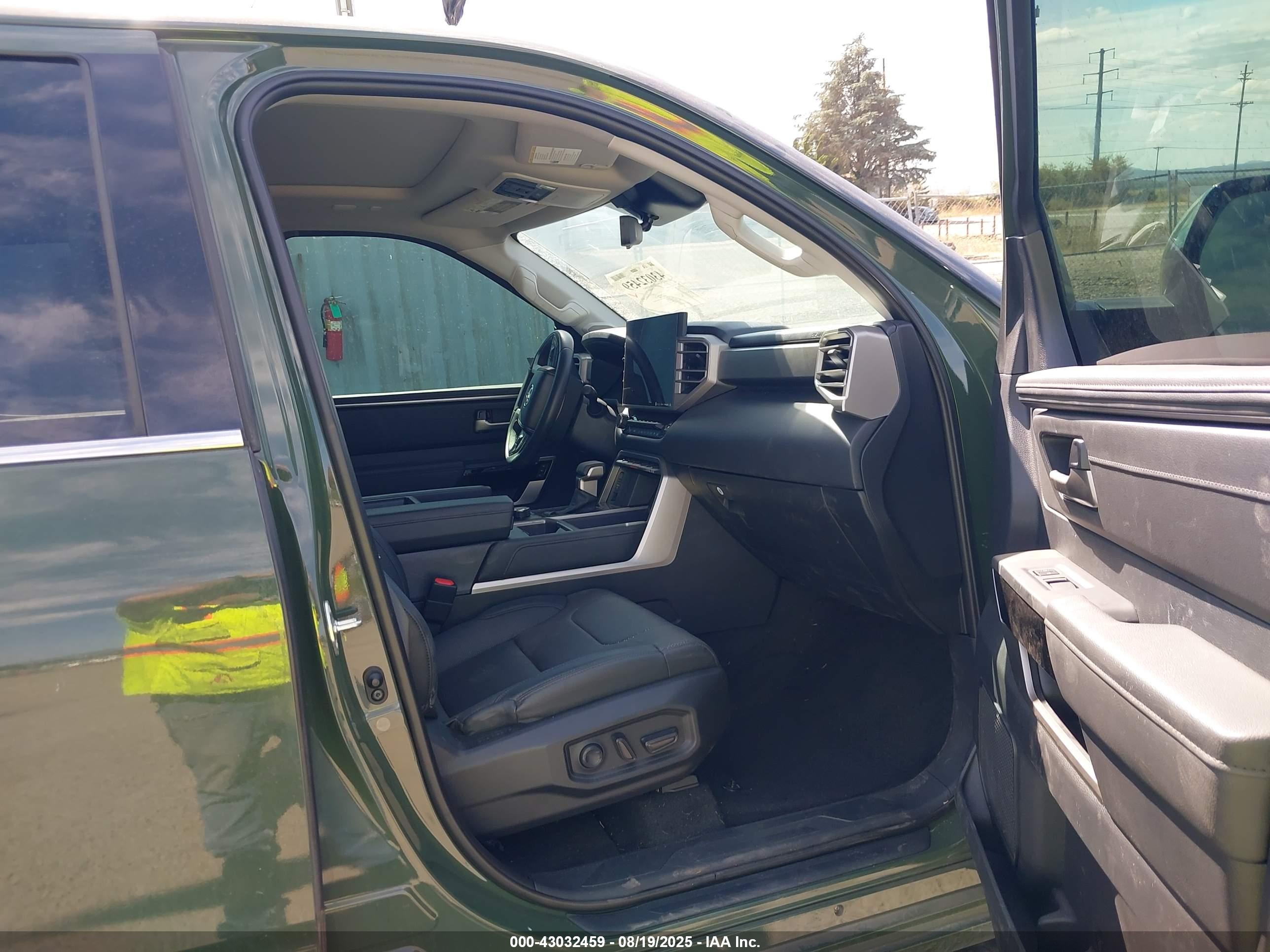 TOYOTA TUNDRA image 5
