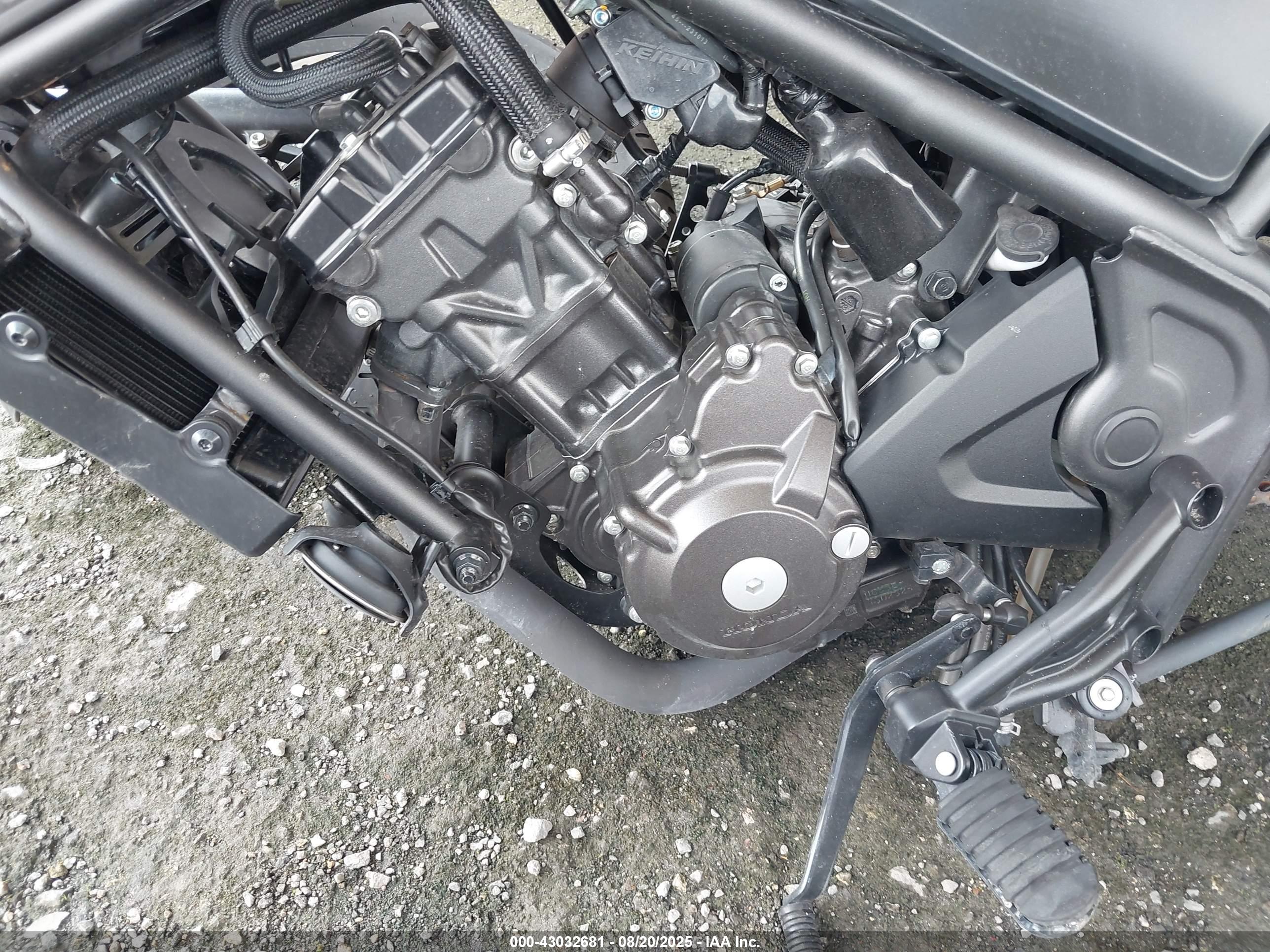 HONDA CMX300 image 9