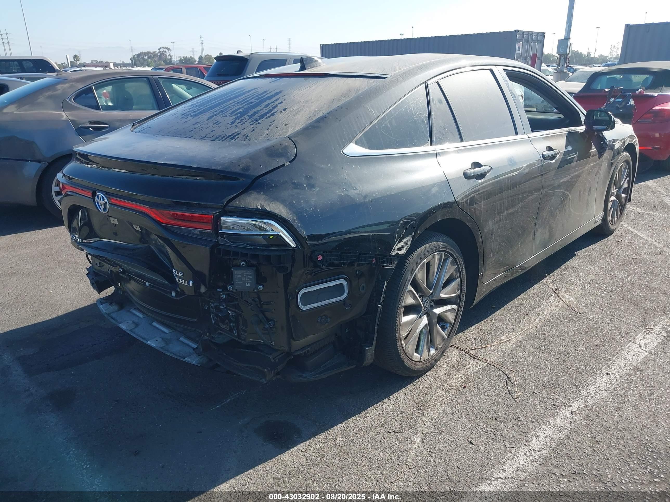 TOYOTA MIRAI image 4