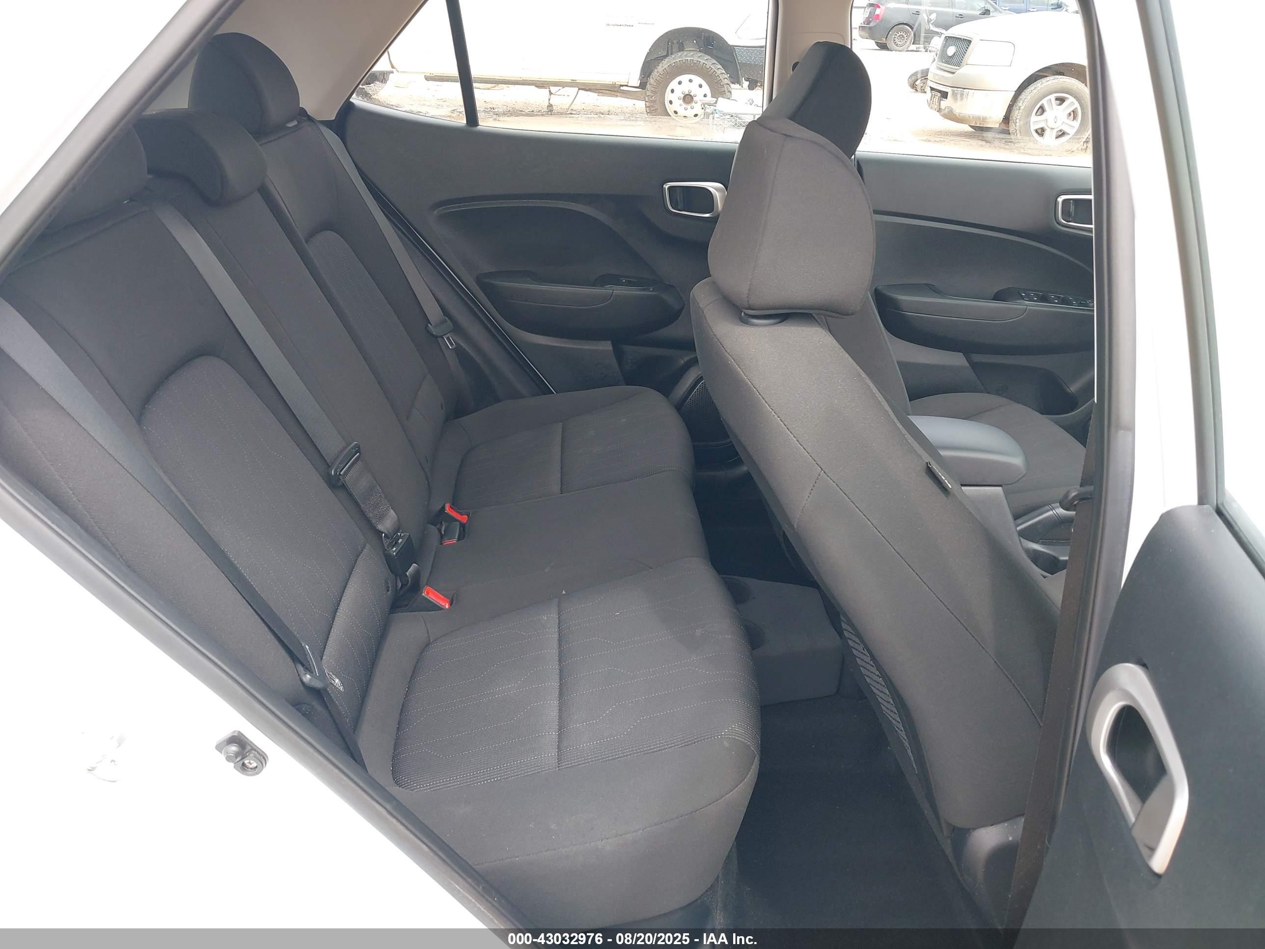 HYUNDAI VENUE image 8