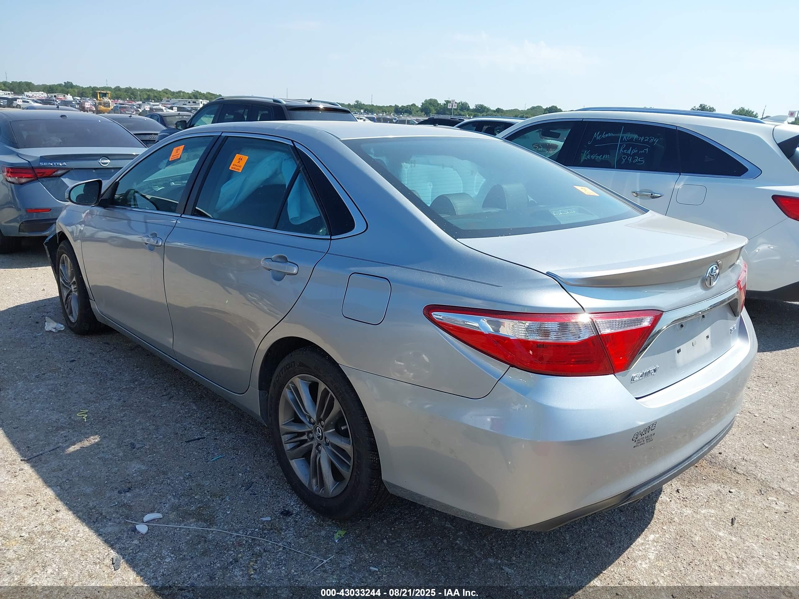 TOYOTA CAMRY image 3