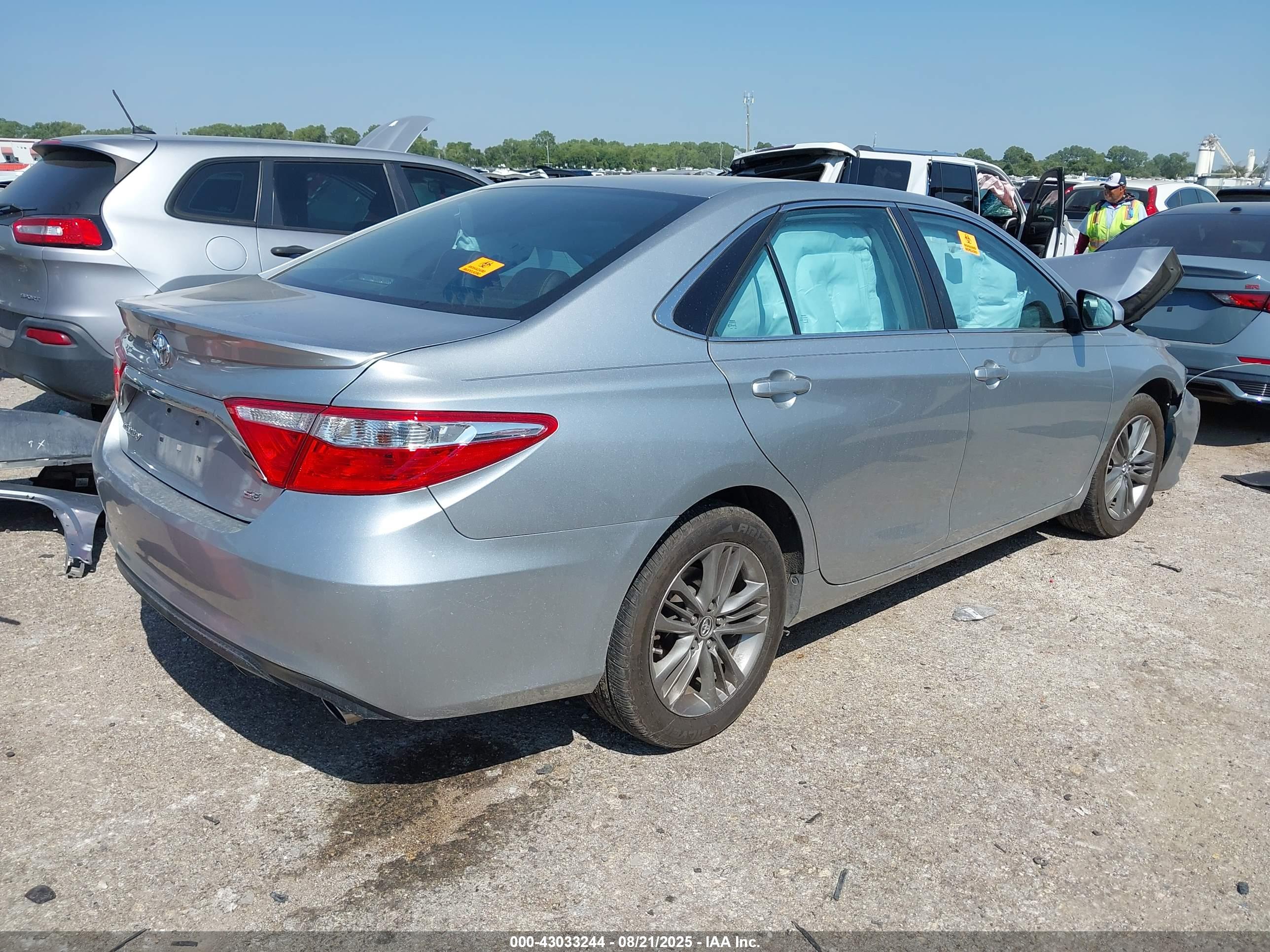 TOYOTA CAMRY image 4