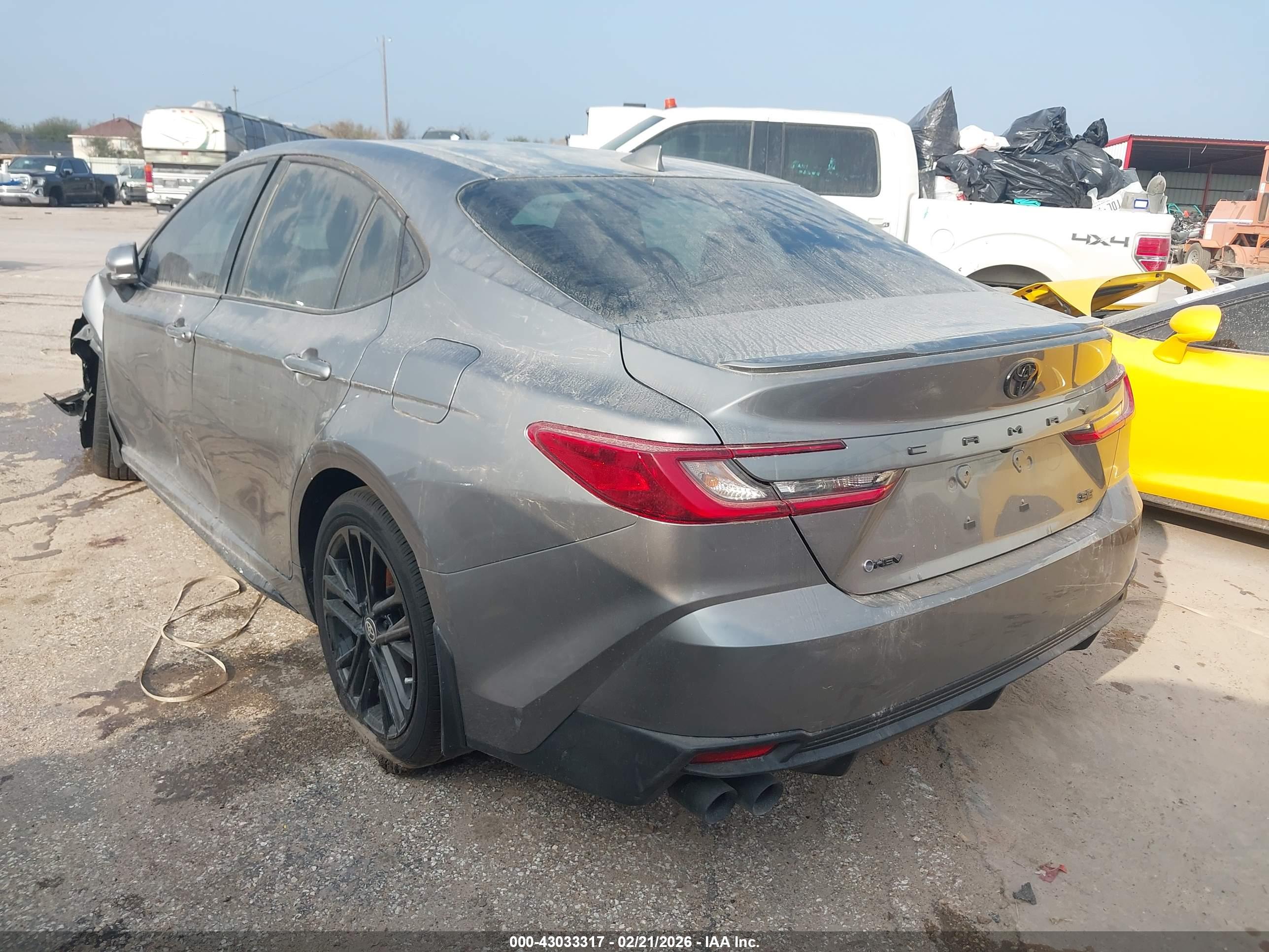 TOYOTA CAMRY image 3