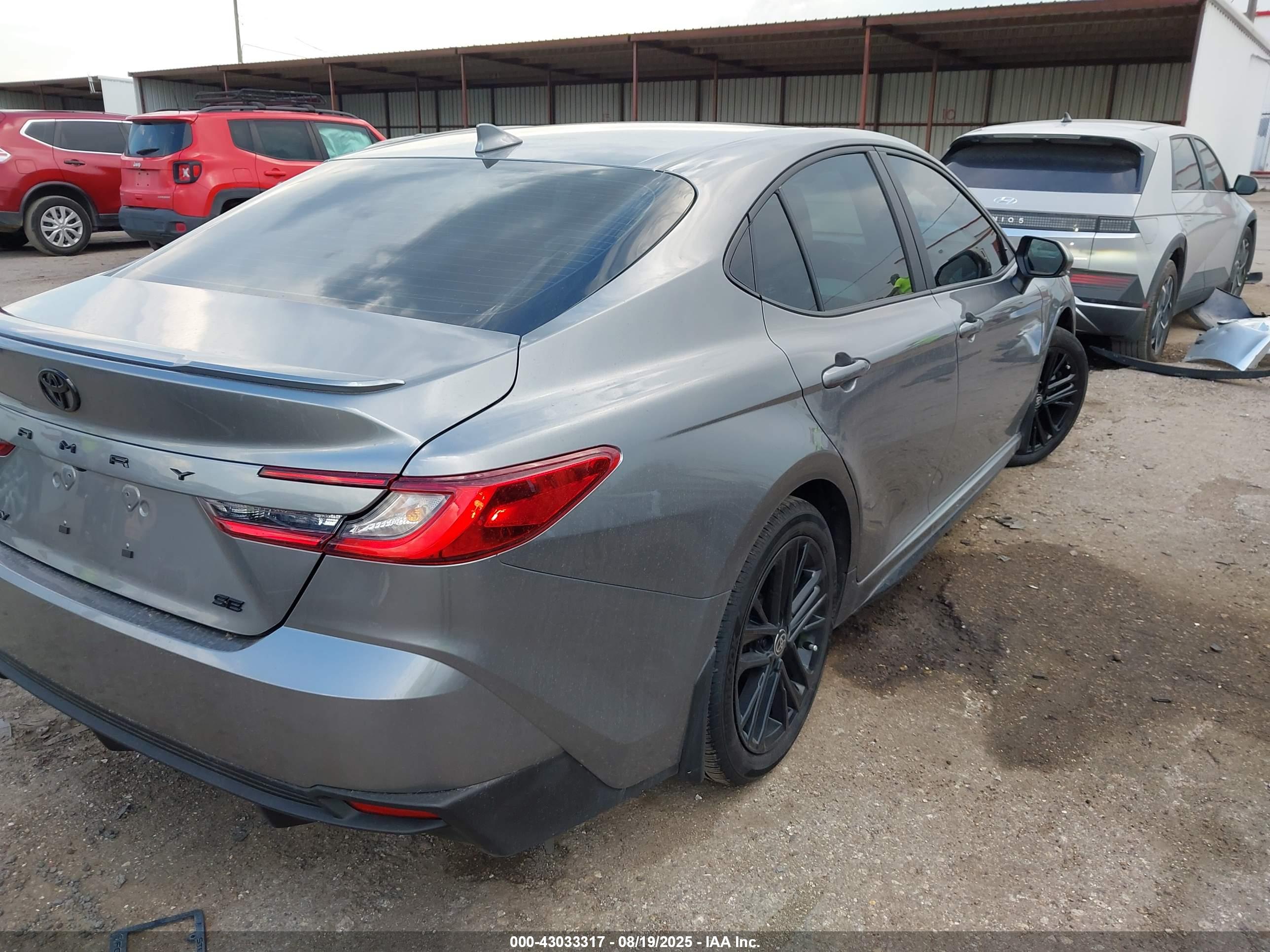 TOYOTA CAMRY image 4