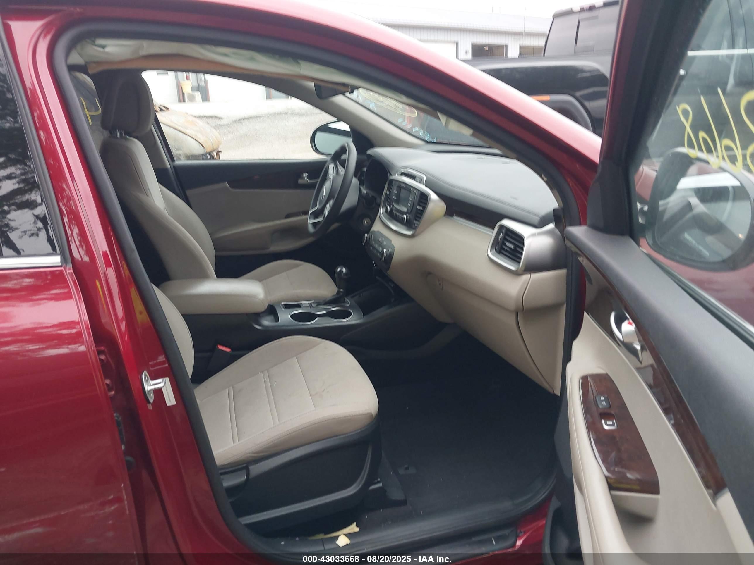 KIA SORENTO image 5