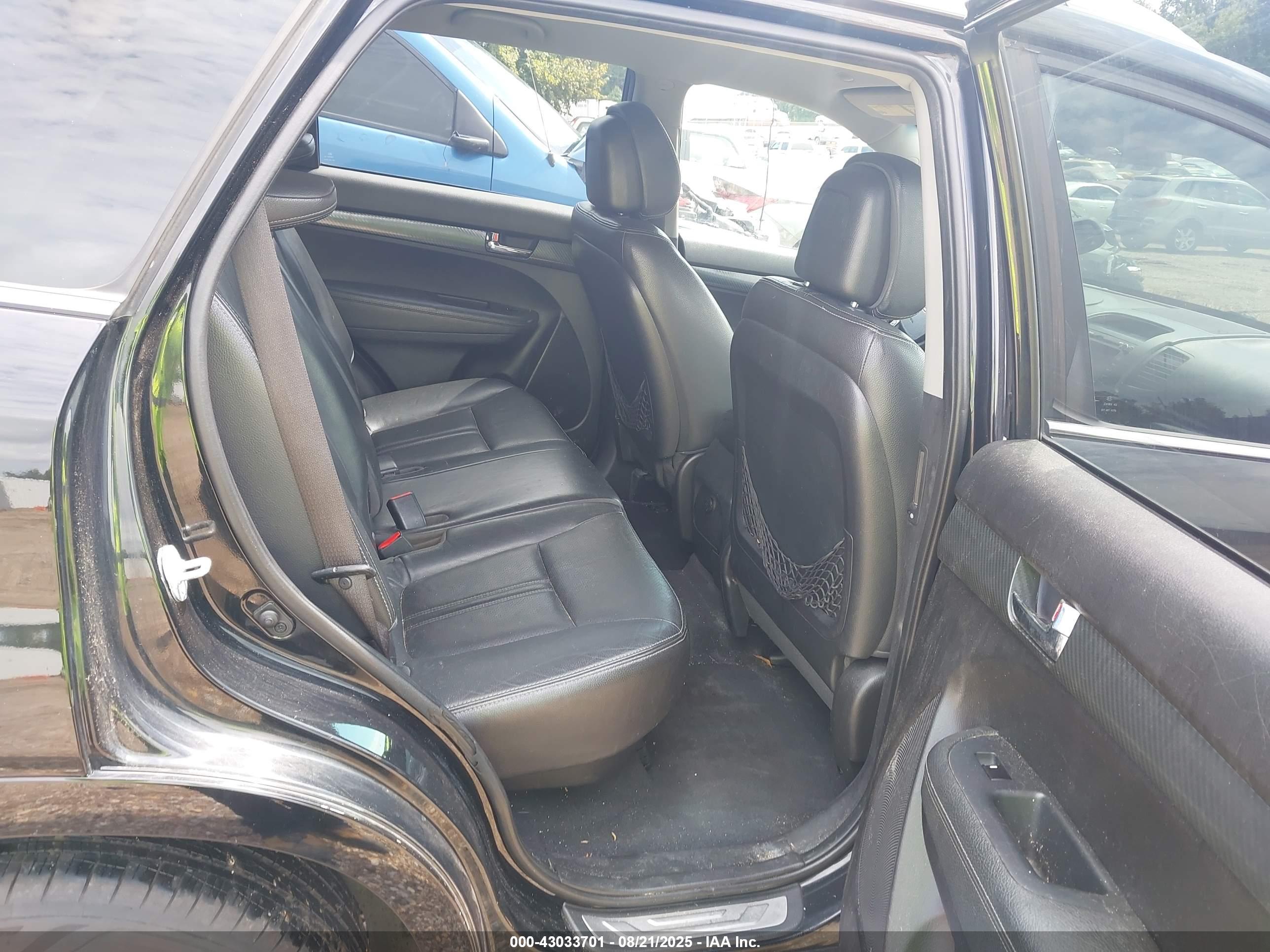 KIA SORENTO image 8