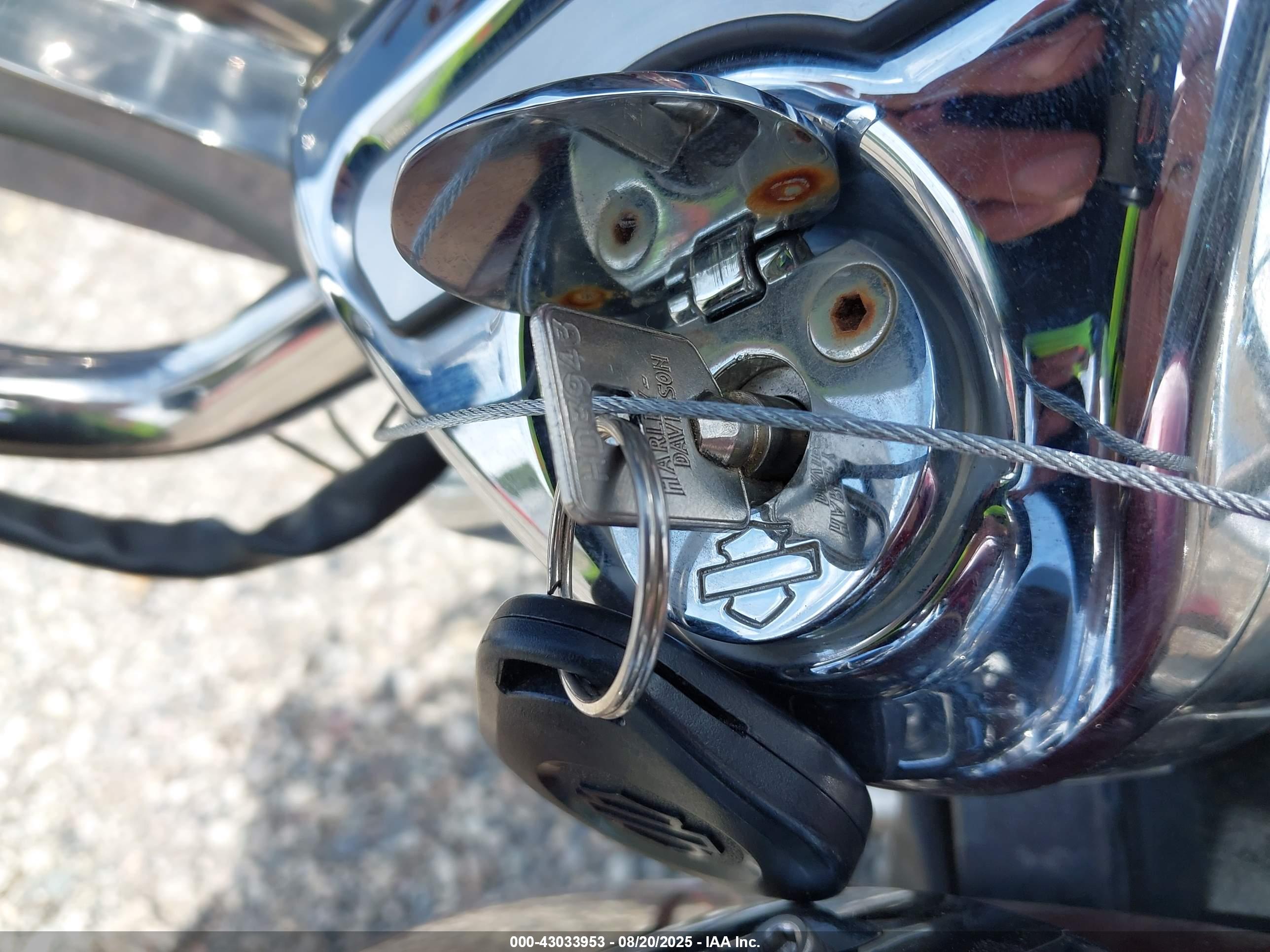HARLEY-DAVIDSON FLHR image 11