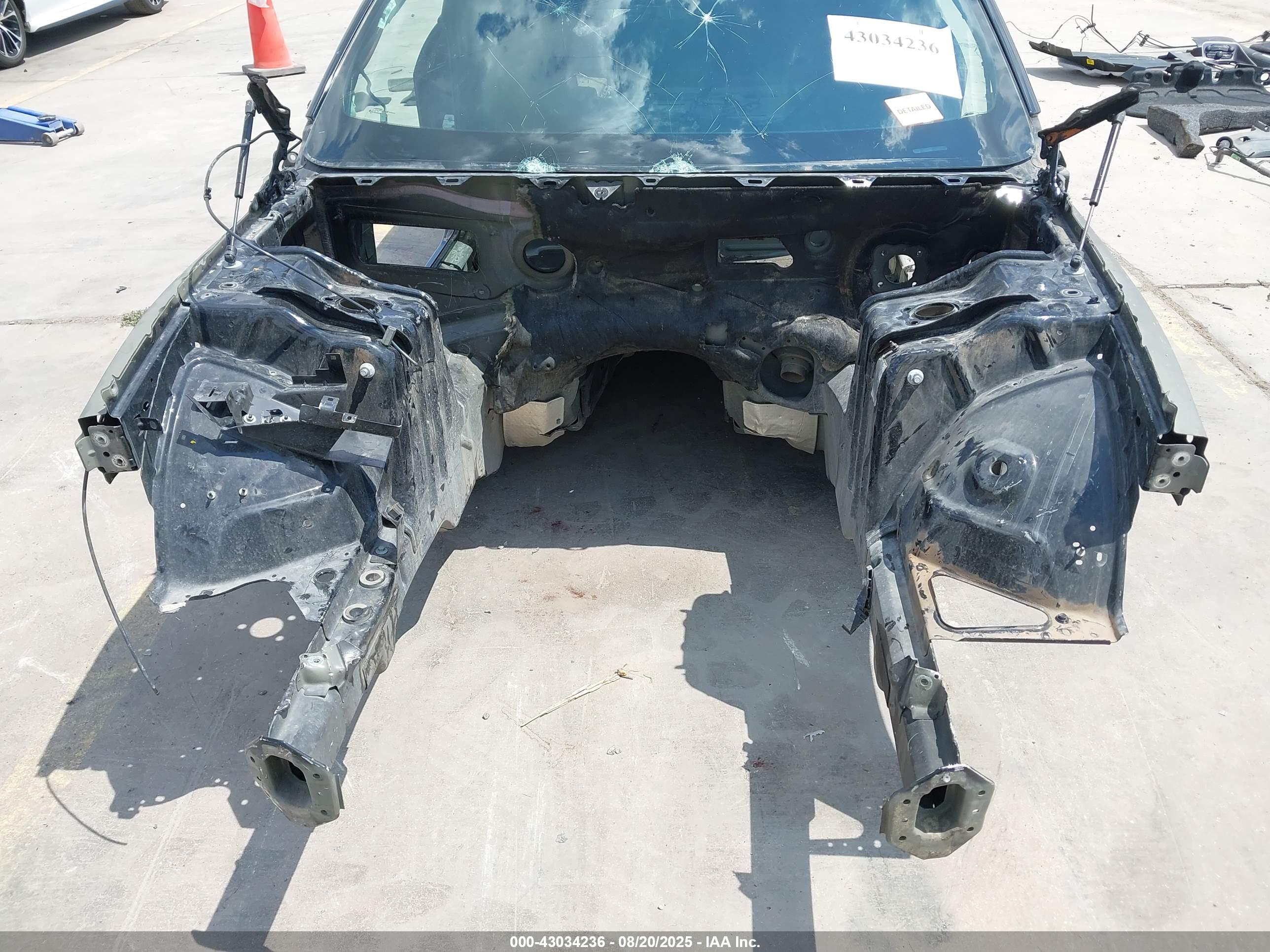 DODGE CHALLENGER image 6
