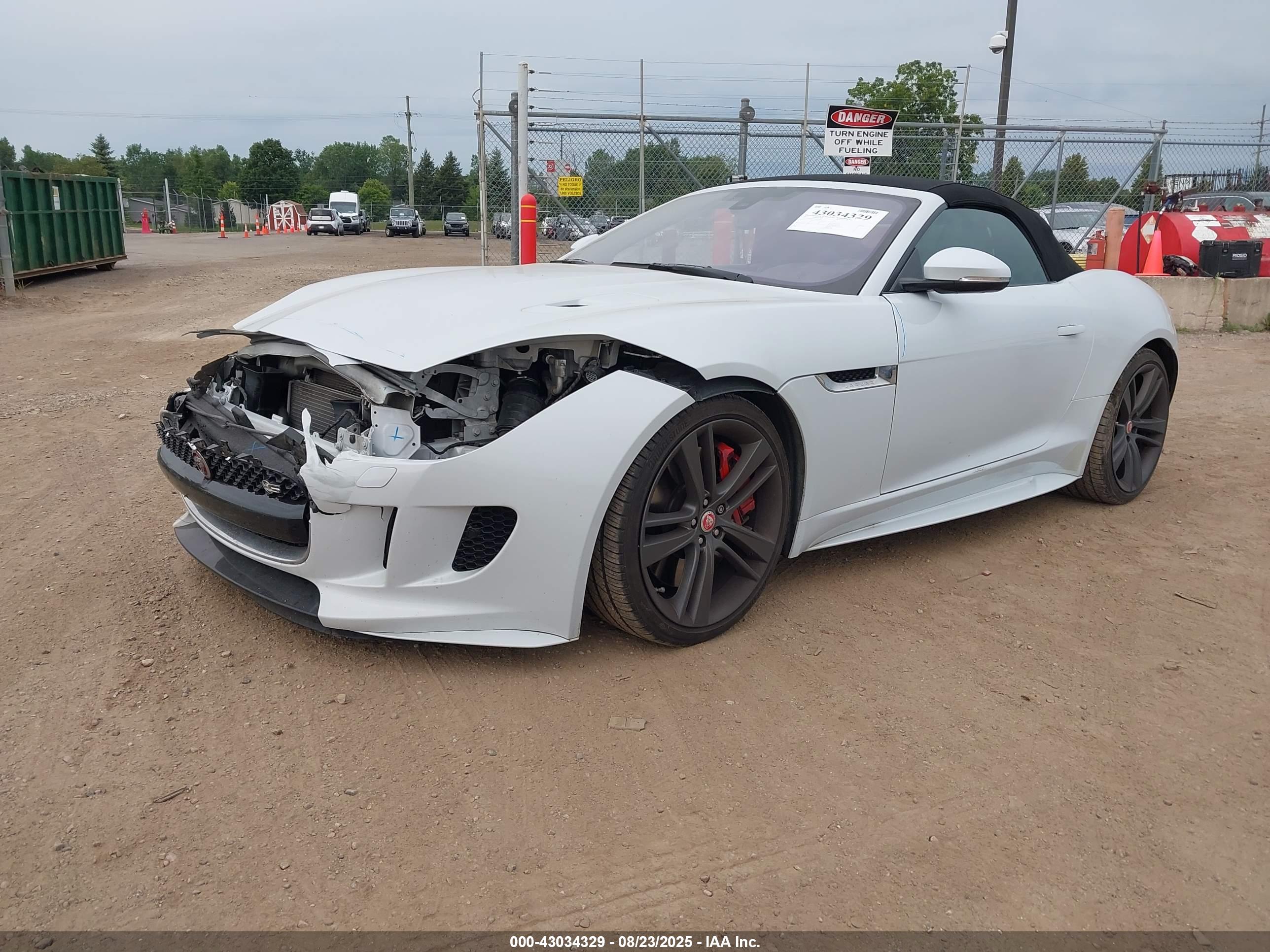 JAGUAR F-TYPE image 2