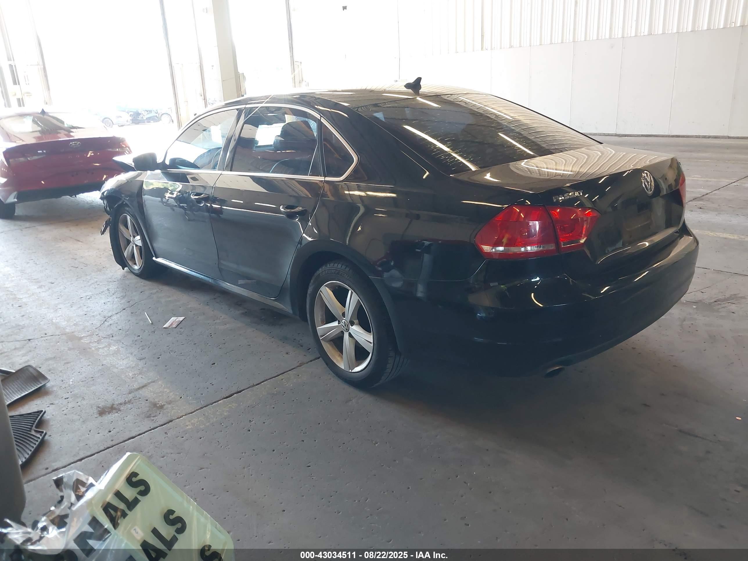 VOLKSWAGEN PASSAT image 3