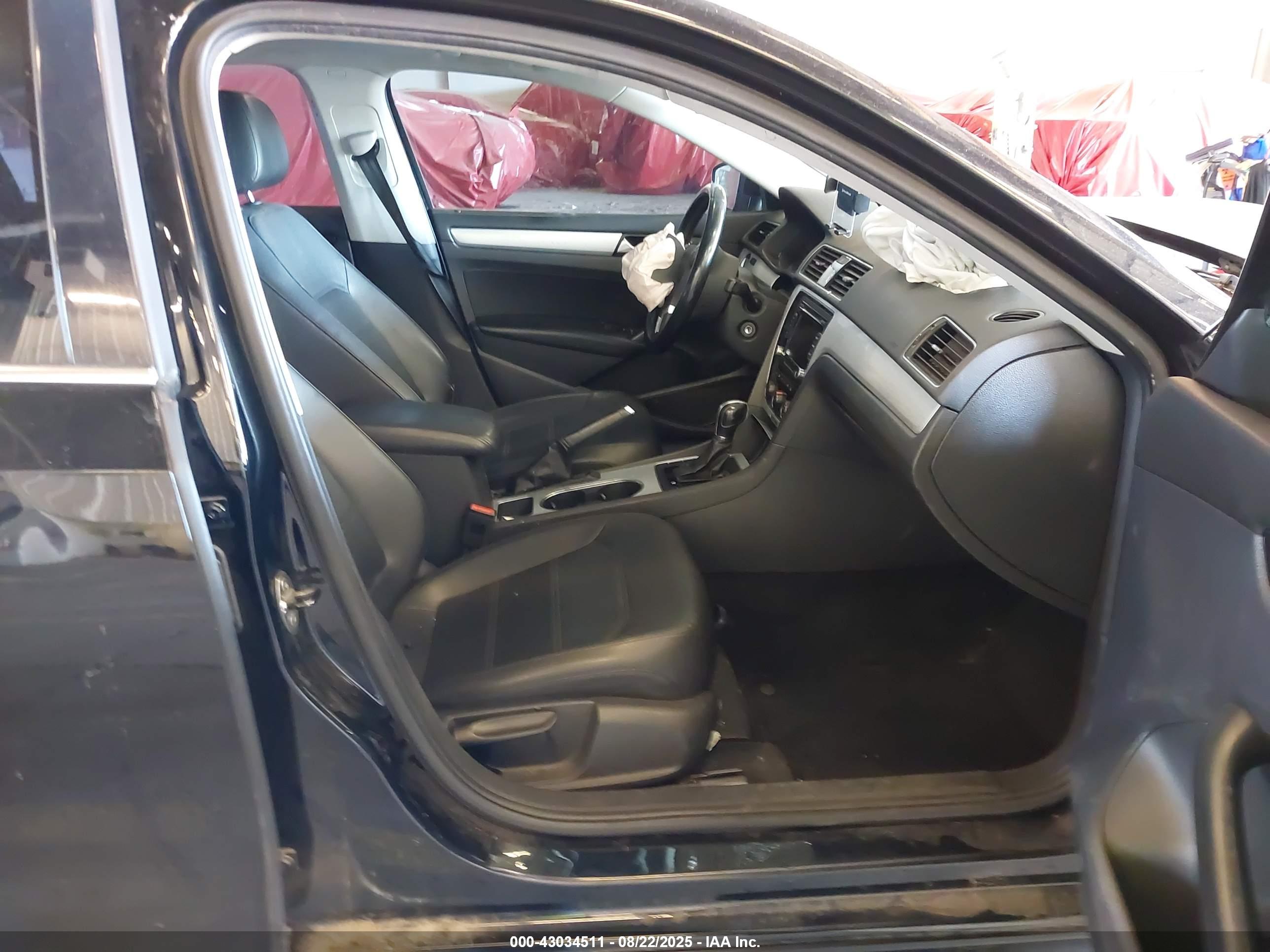 VOLKSWAGEN PASSAT image 5