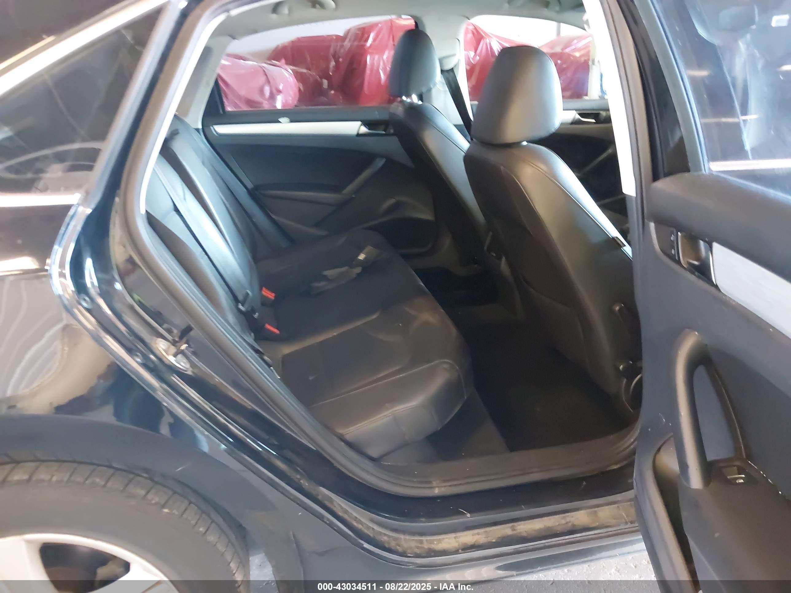 VOLKSWAGEN PASSAT image 8