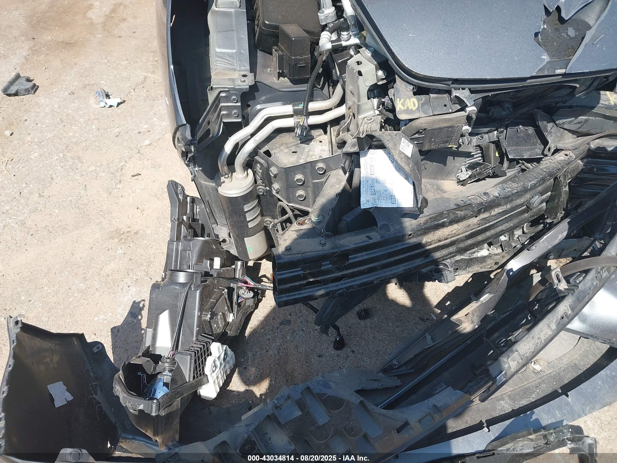 NISSAN LEAF image 6