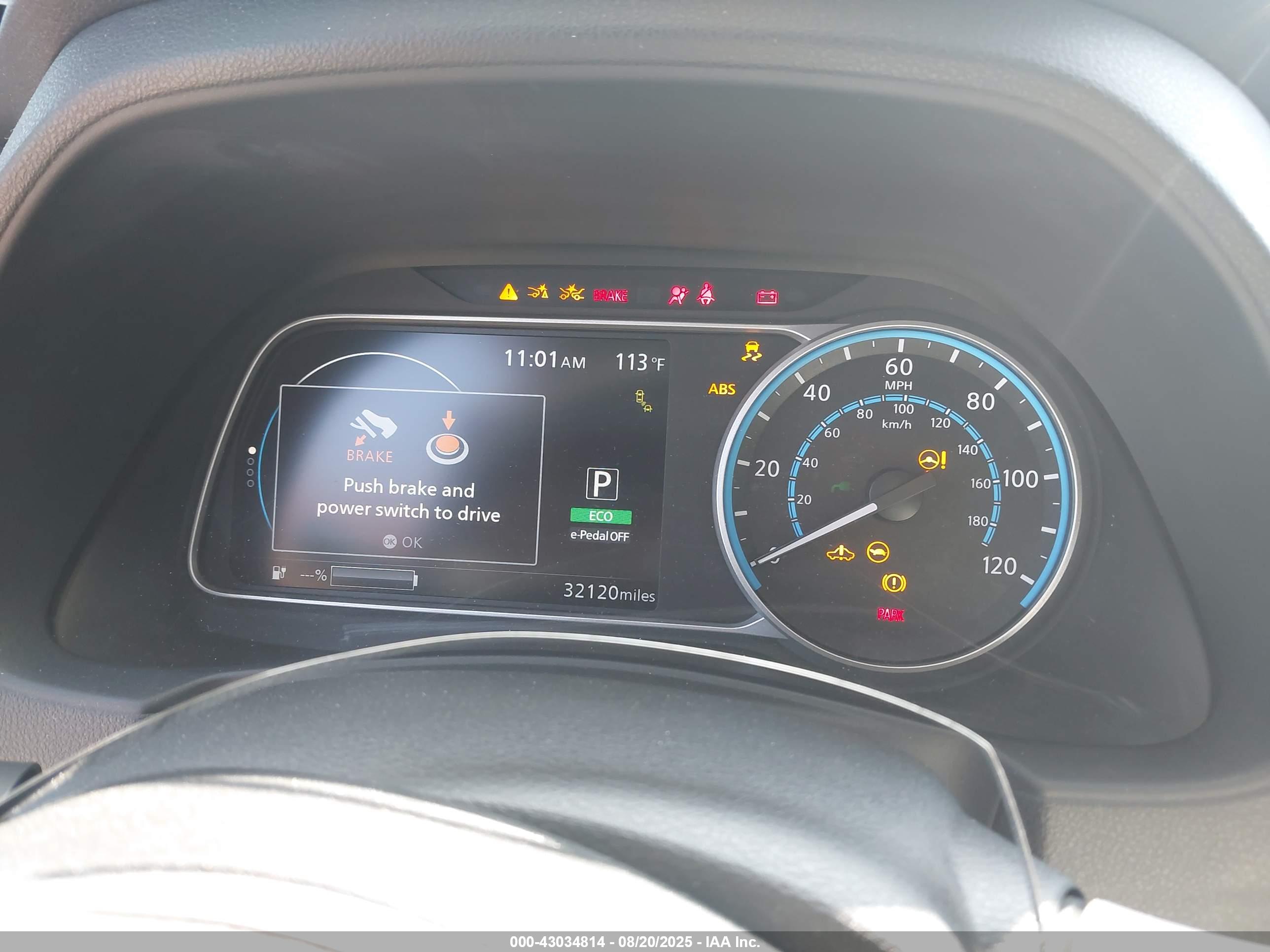 NISSAN LEAF image 7