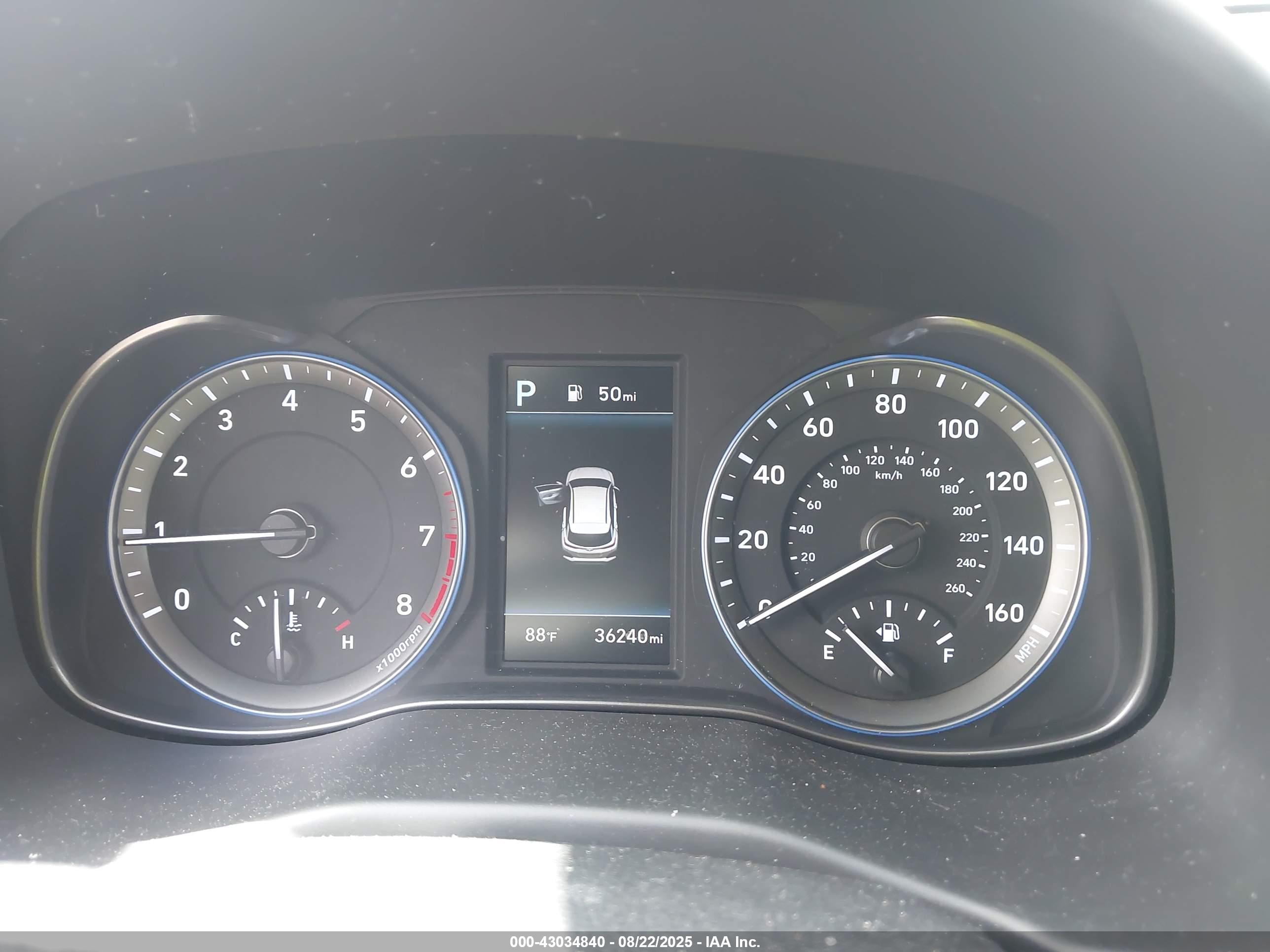 HYUNDAI KONA image 7