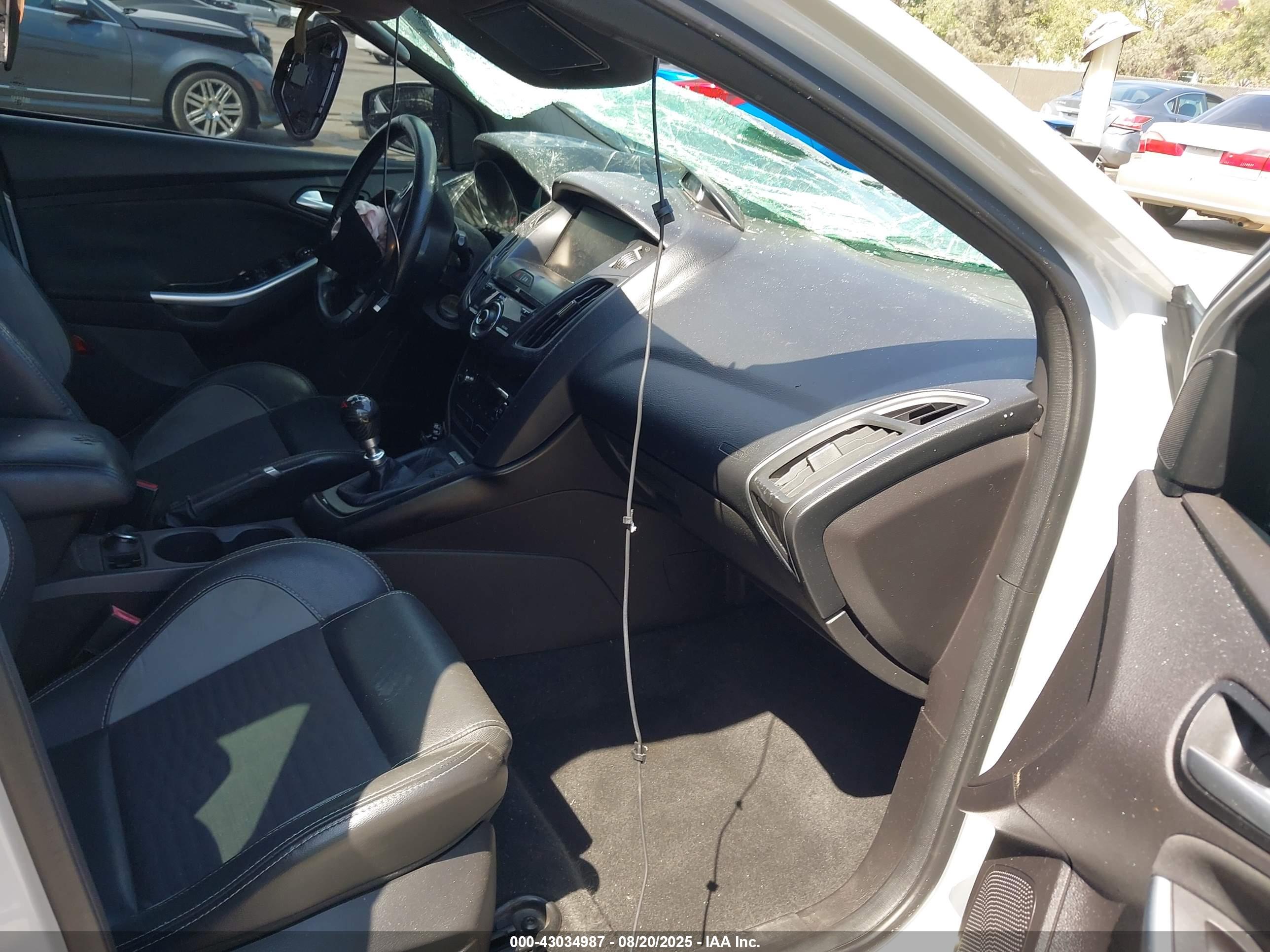 FORD FOCUS image 5
