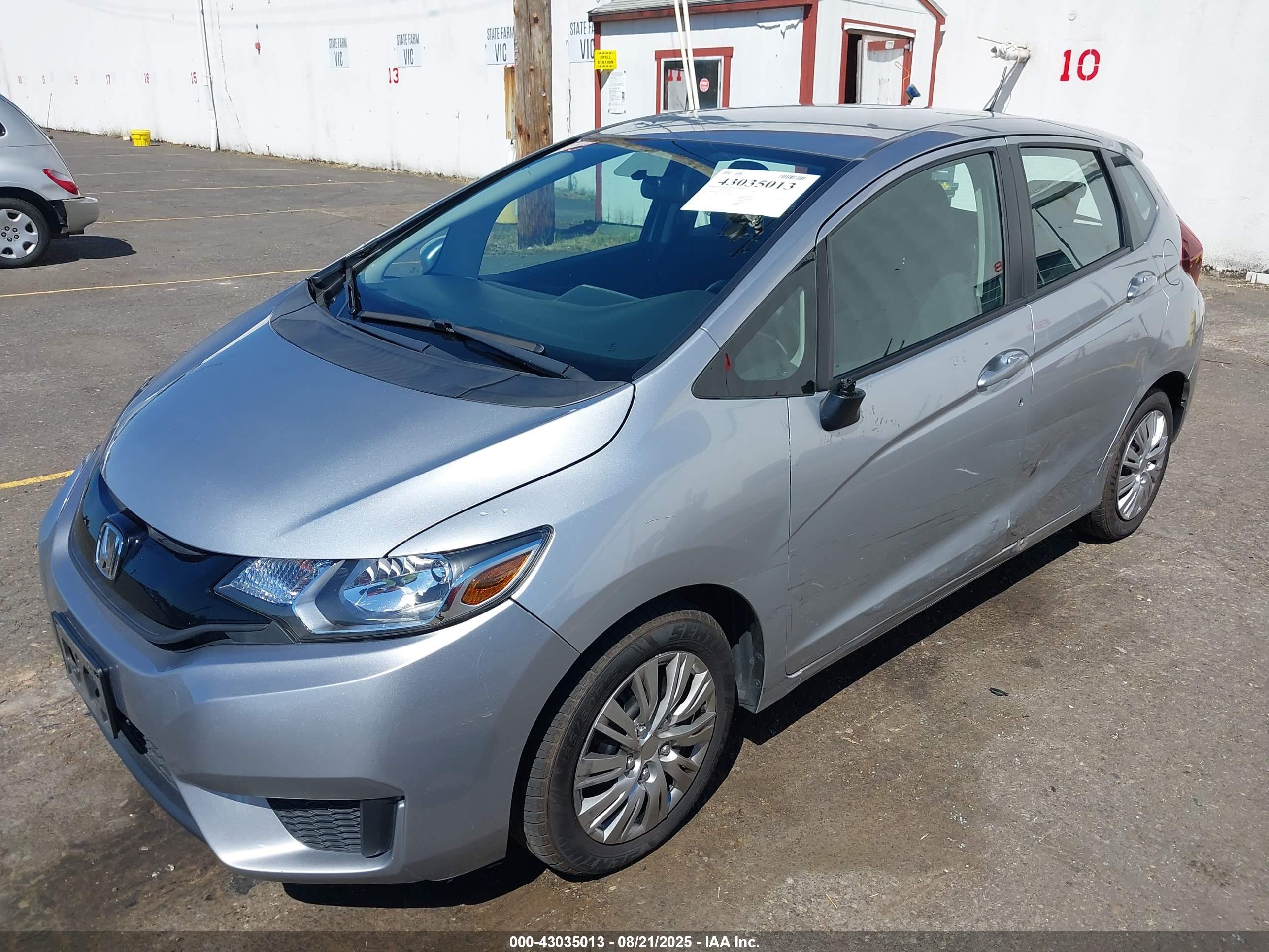 HONDA FIT image 2