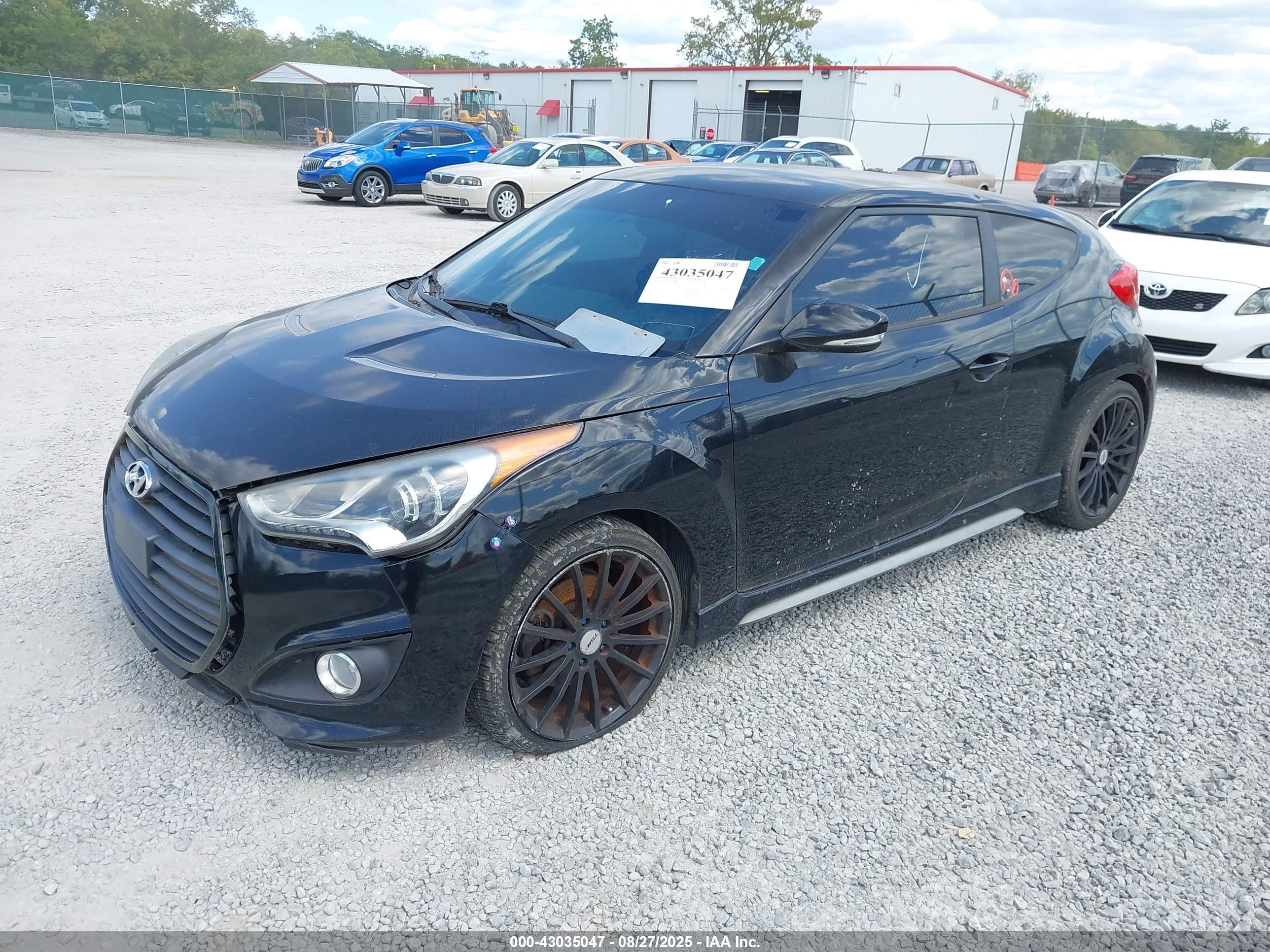 HYUNDAI VELOSTER image 2