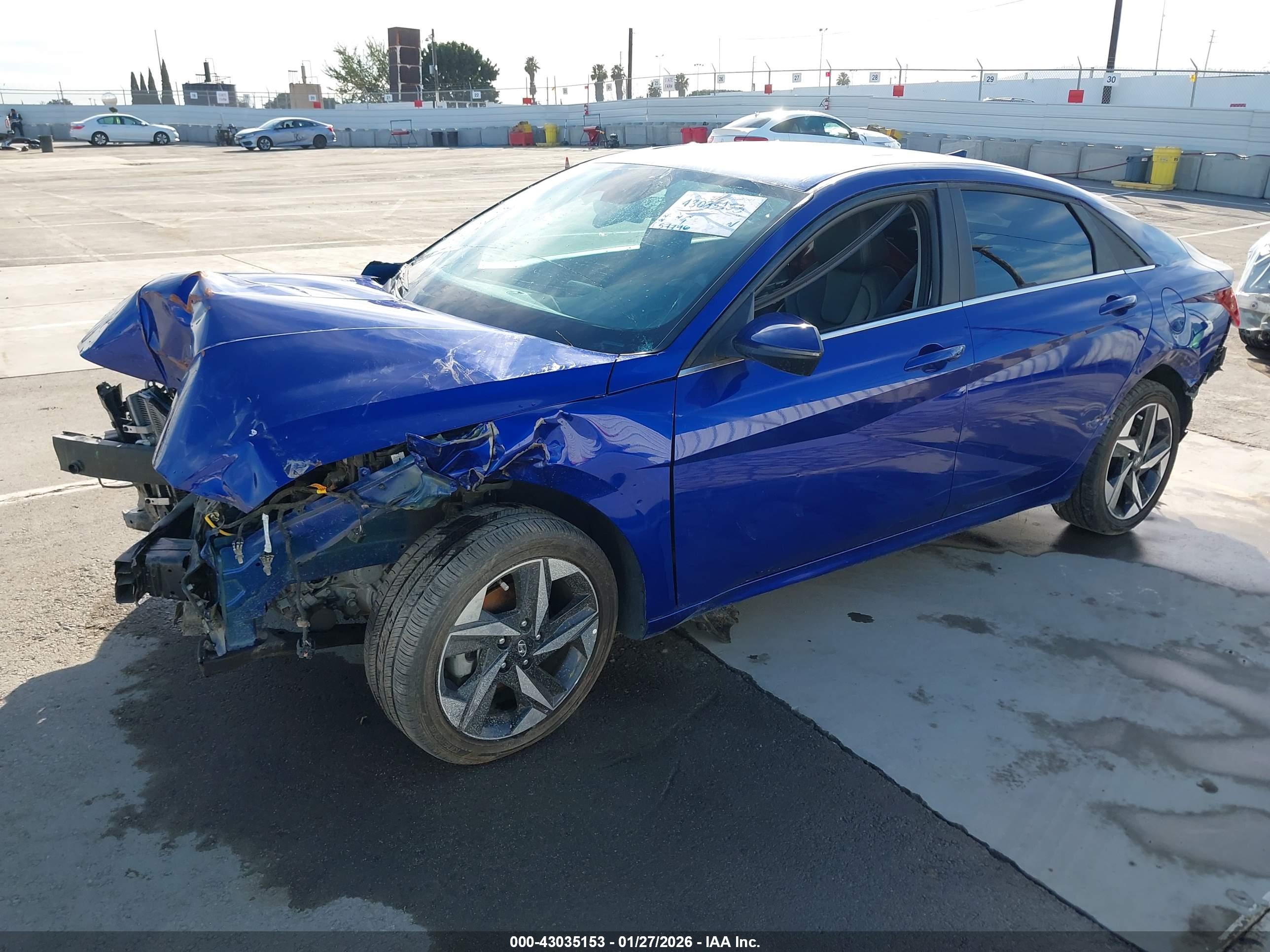 HYUNDAI ELANTRA image 2