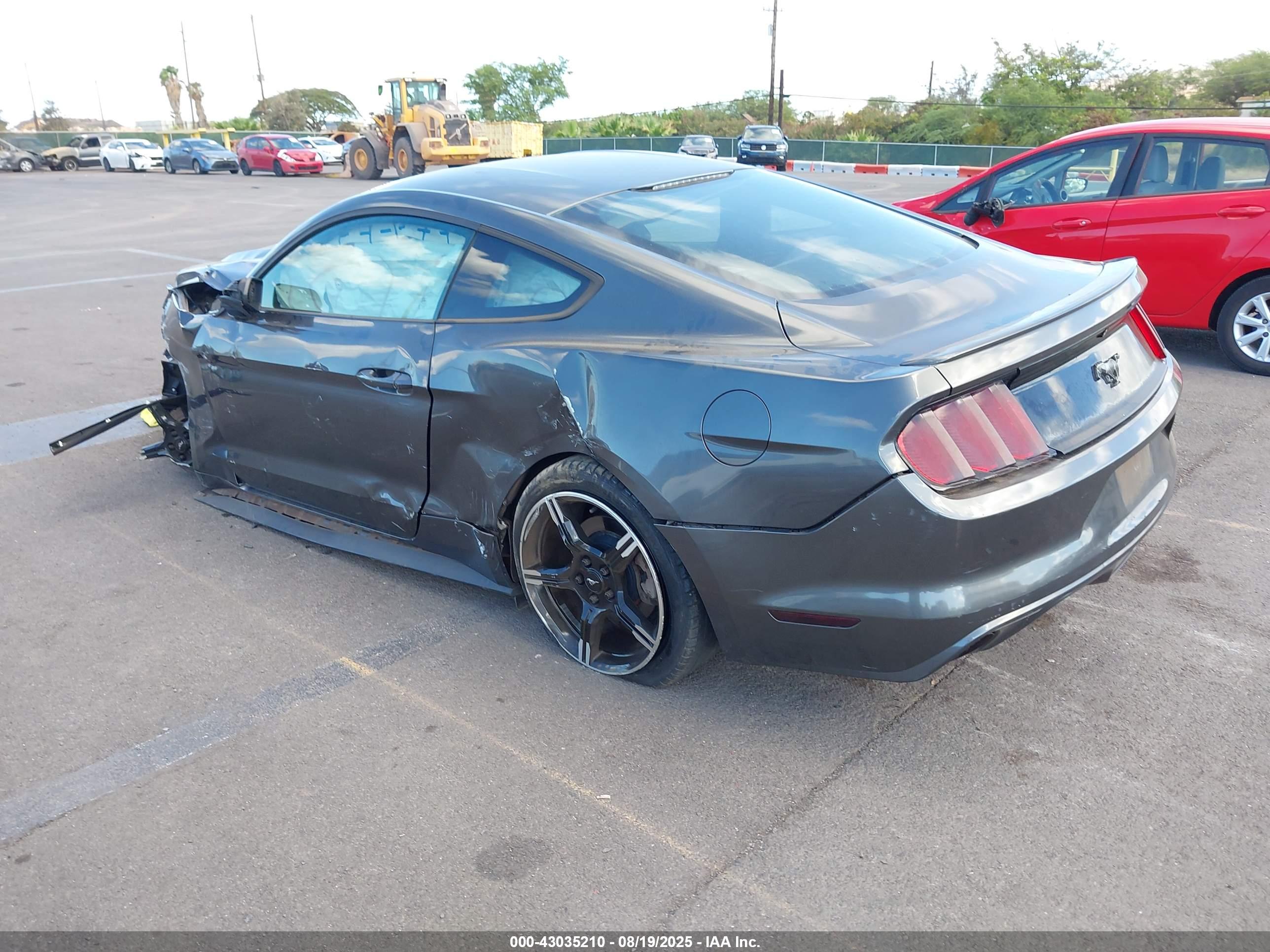 FORD MUSTANG image 3