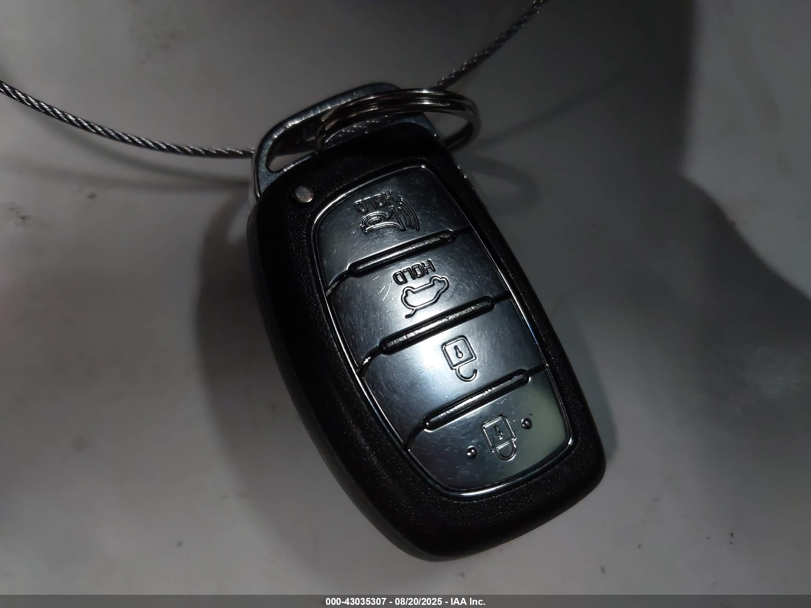 HYUNDAI TUCSON image 11