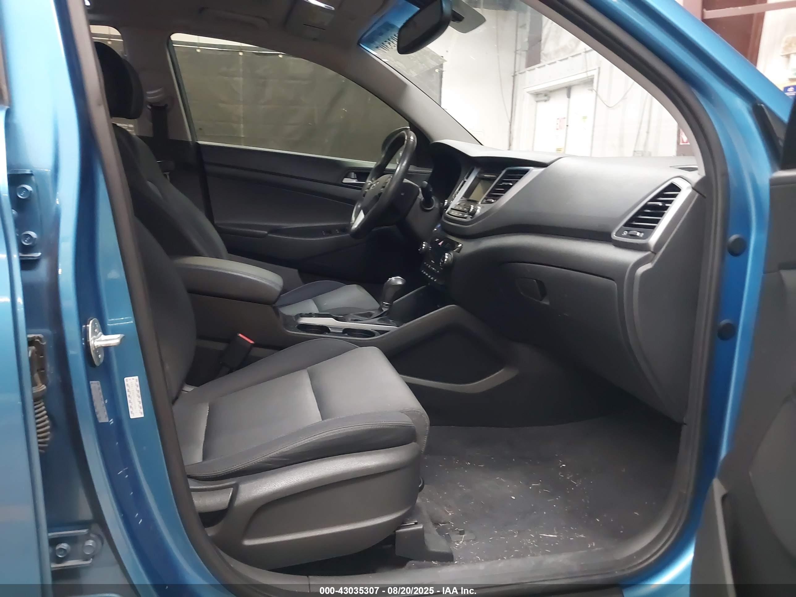 HYUNDAI TUCSON image 5