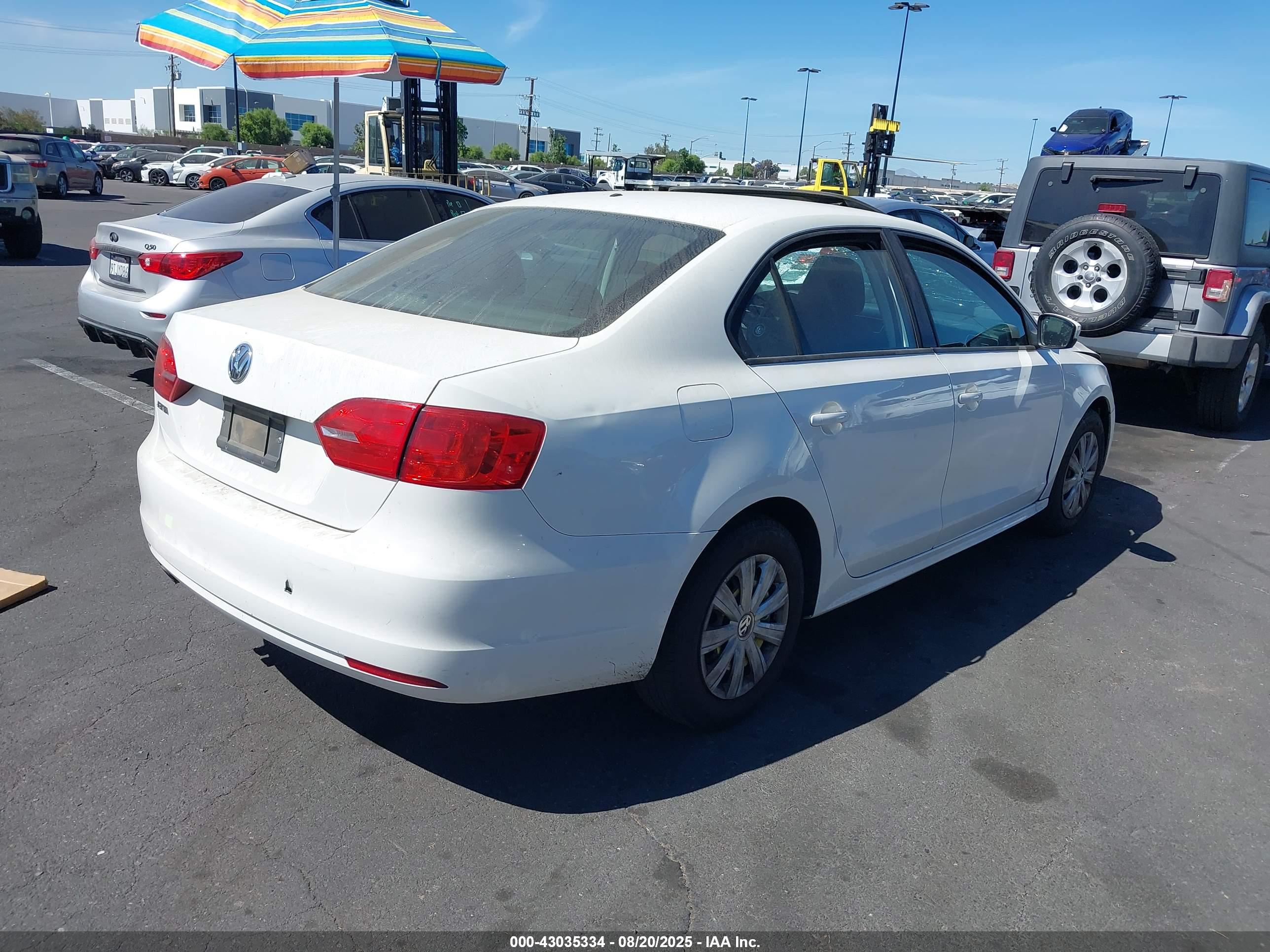 VOLKSWAGEN JETTA image 4
