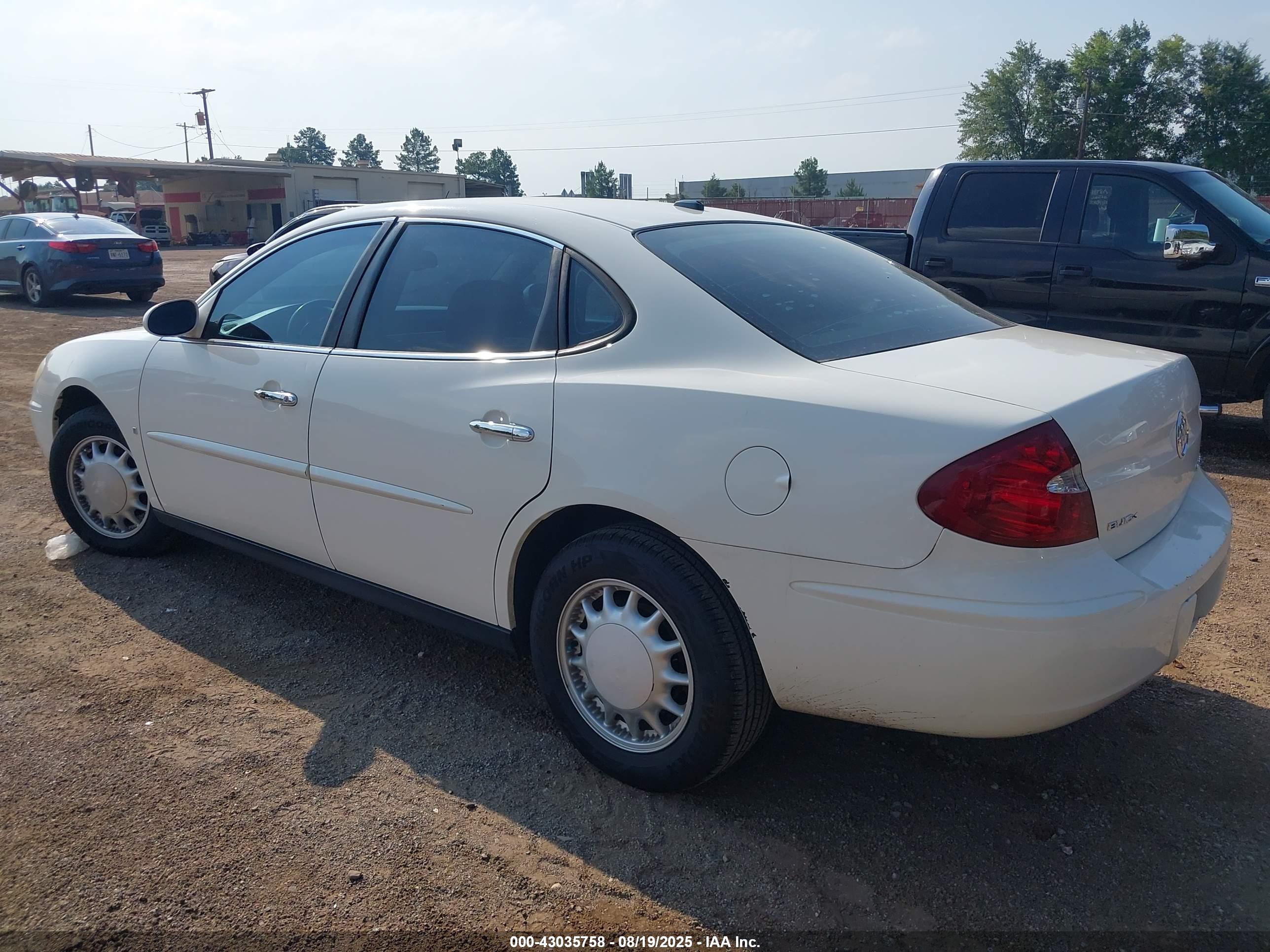 BUICK LACROSSE image 3