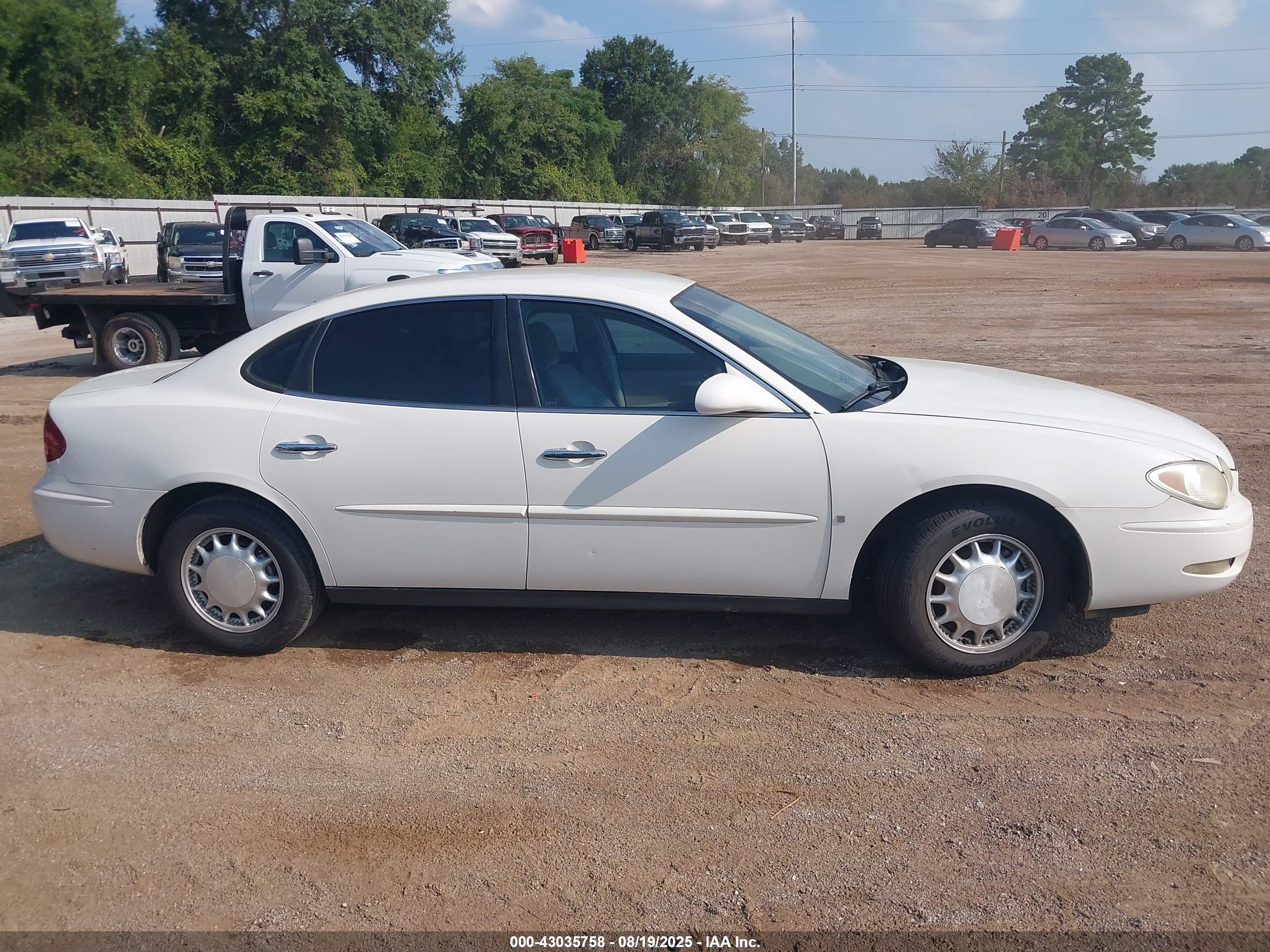 BUICK LACROSSE image 6