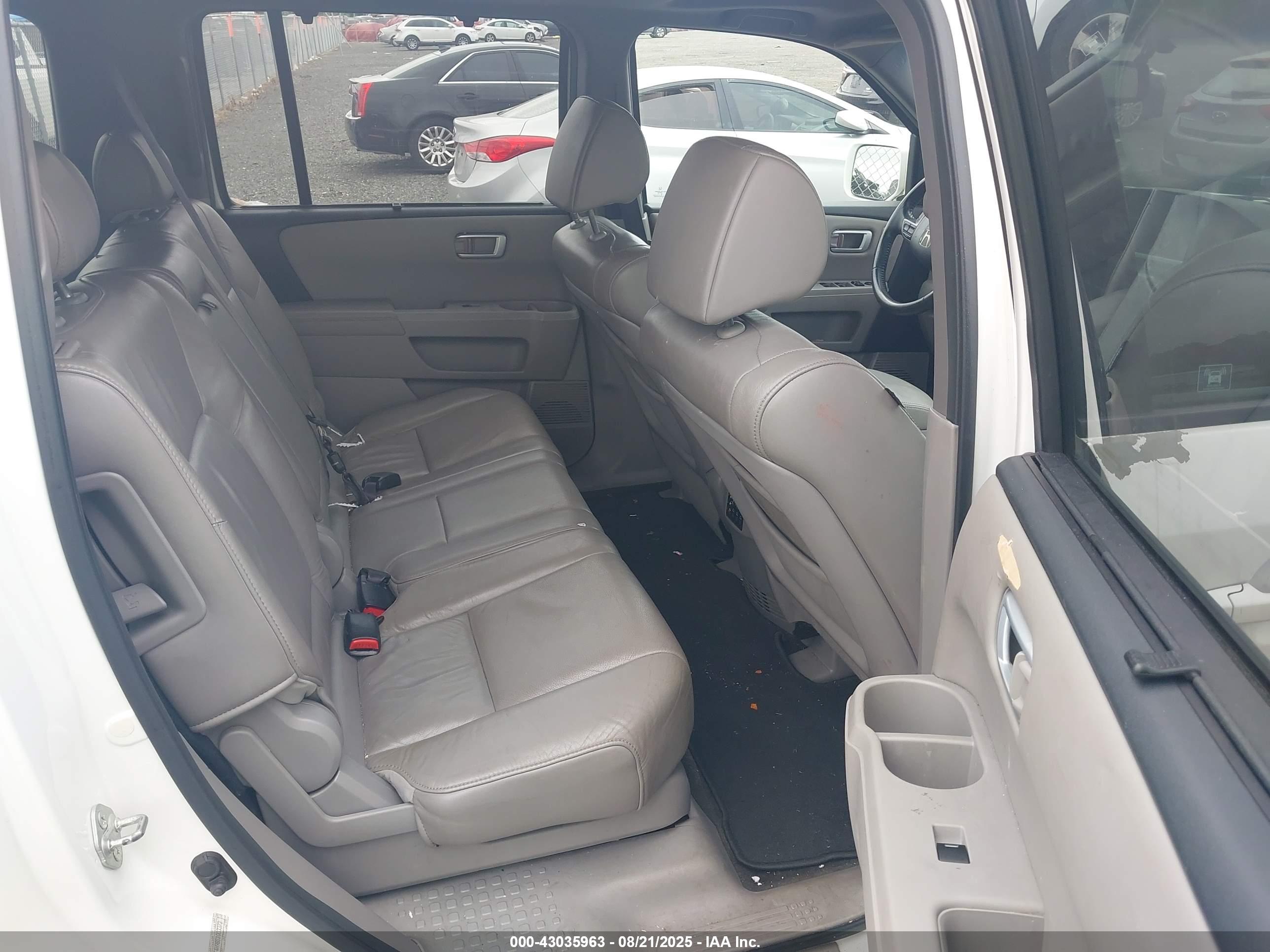 HONDA PILOT image 8