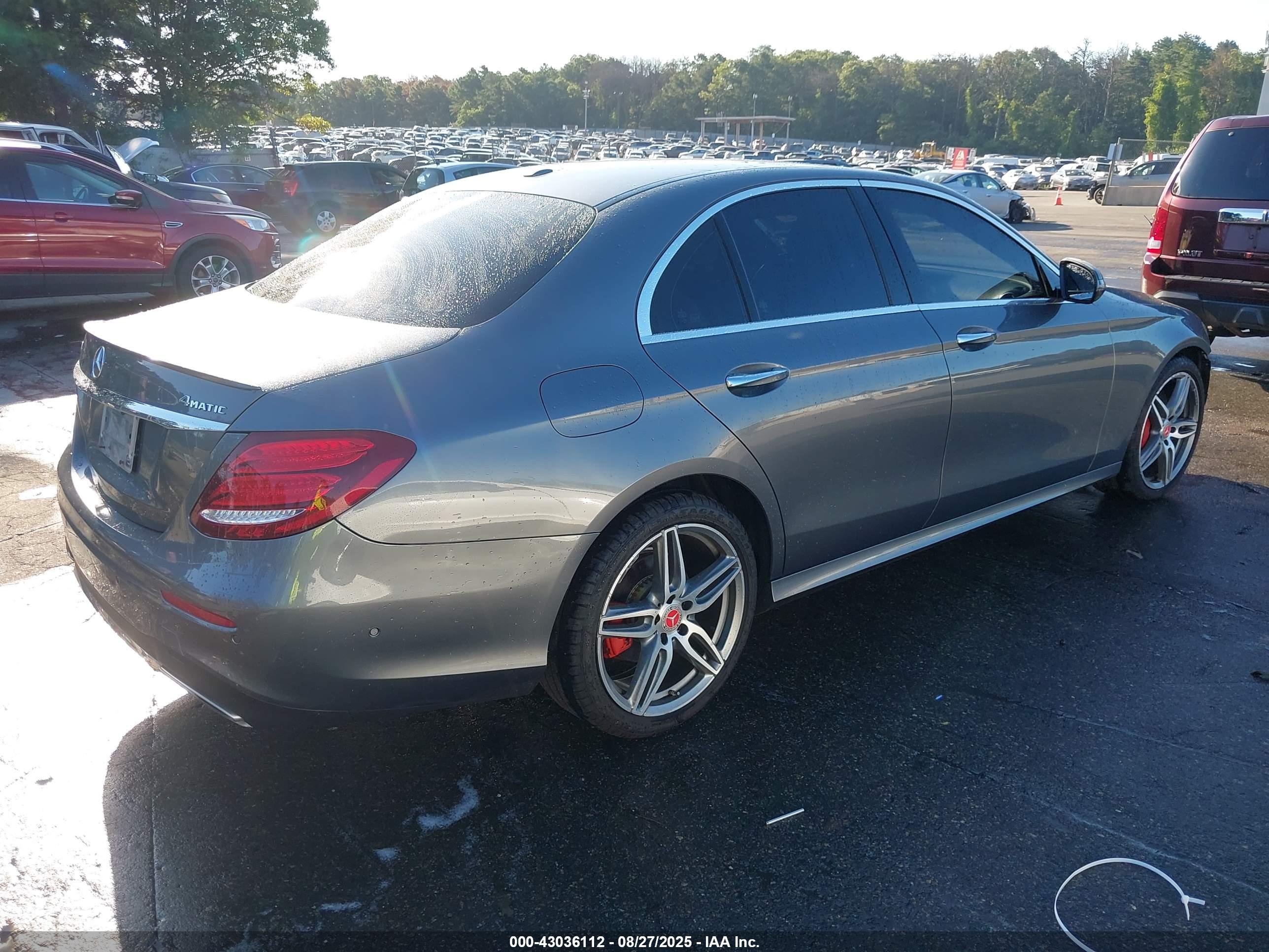 MERCEDES-BENZ E image 4