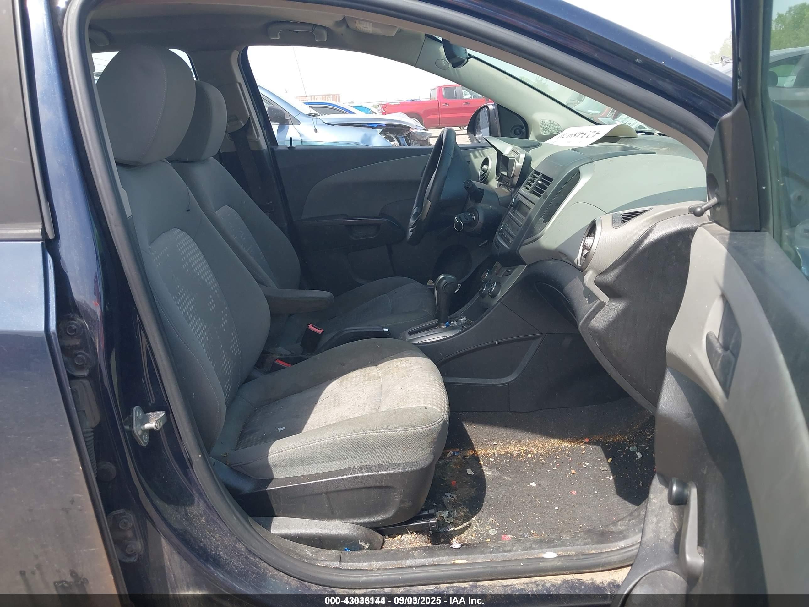 CHEVROLET SONIC image 5