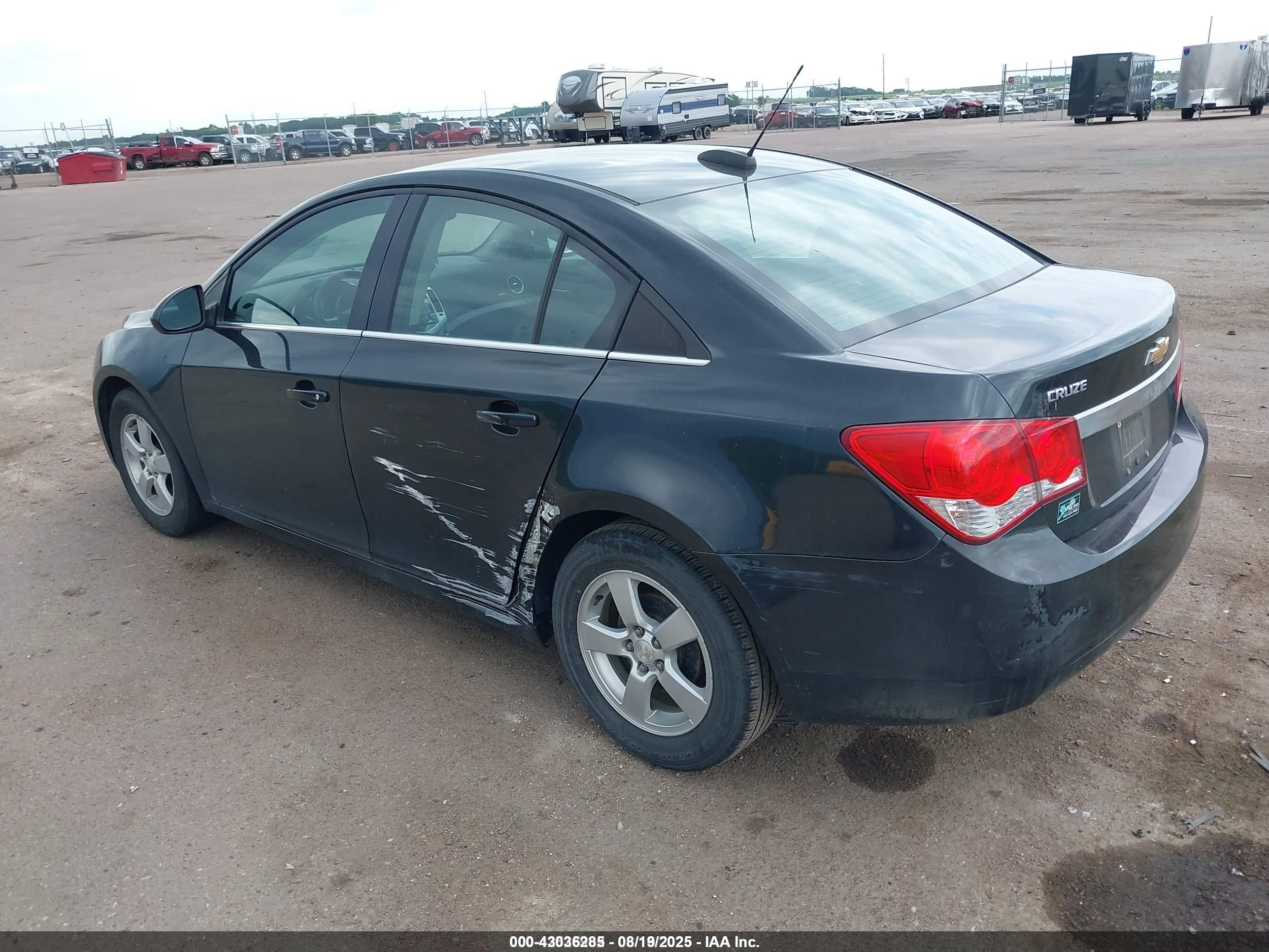 CHEVROLET CRUZE image 3