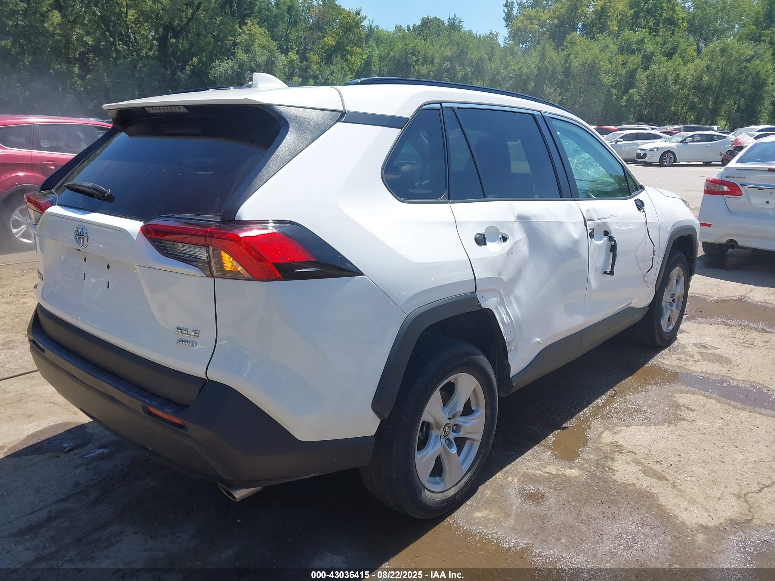 TOYOTA RAV4 image 4
