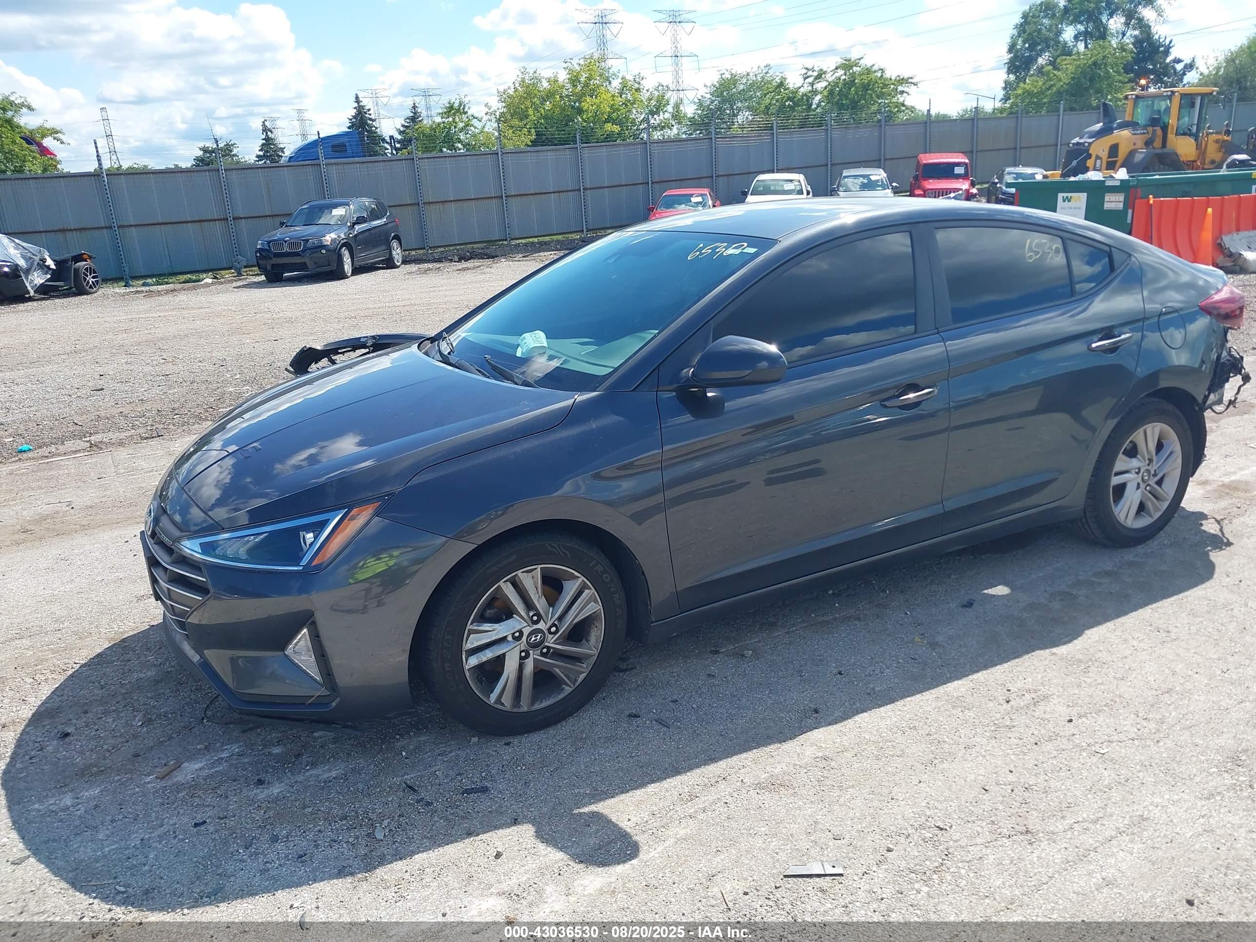 HYUNDAI ELANTRA image 2
