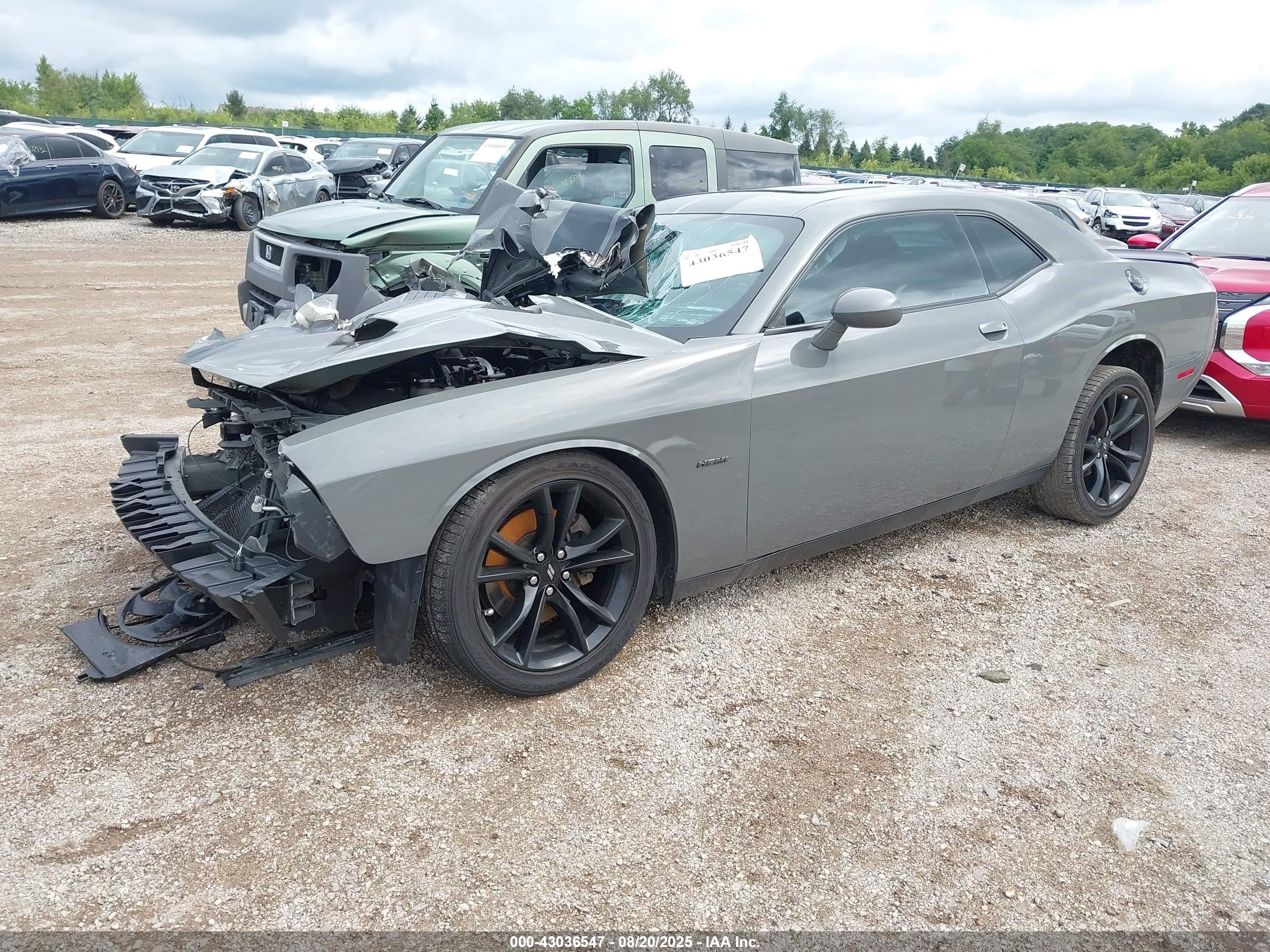 DODGE CHALLENGER image 2