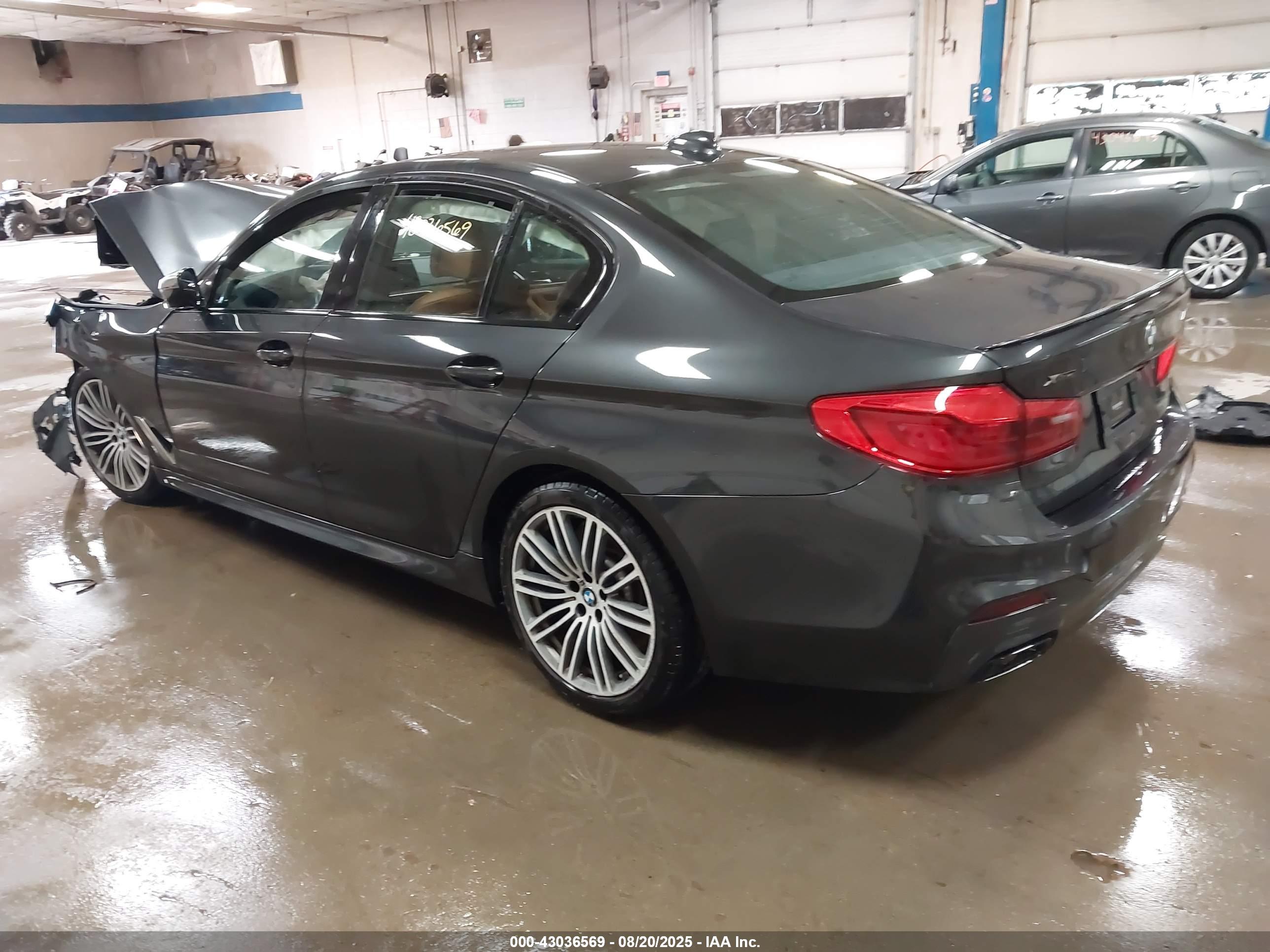 BMW M550I image 3