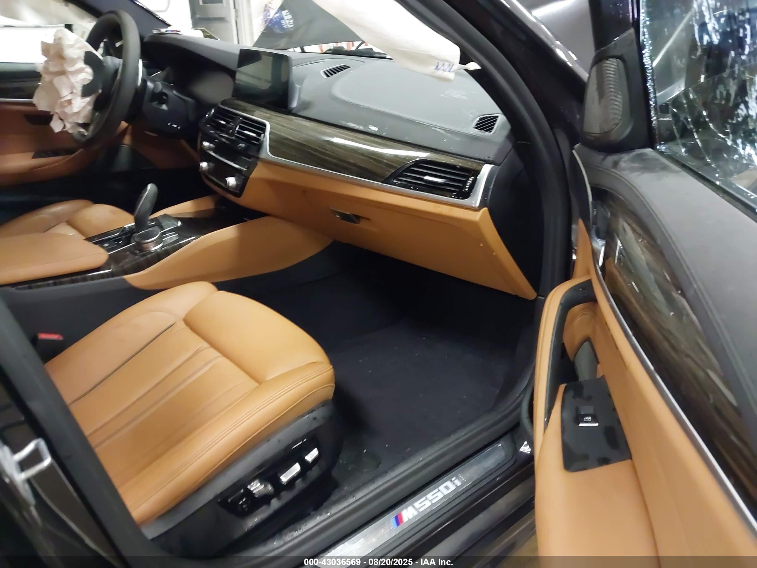 BMW M550I image 5