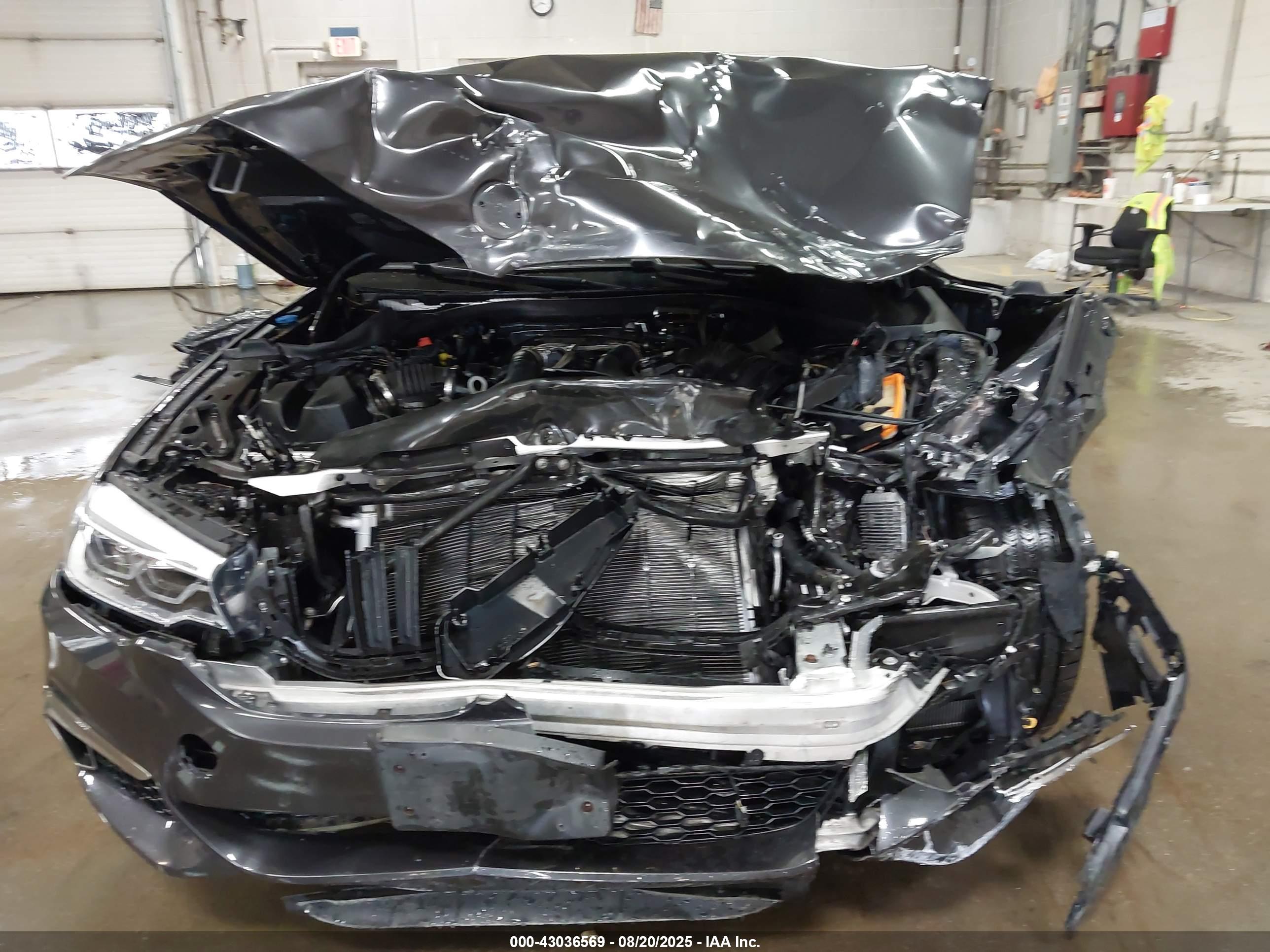 BMW M550I image 6