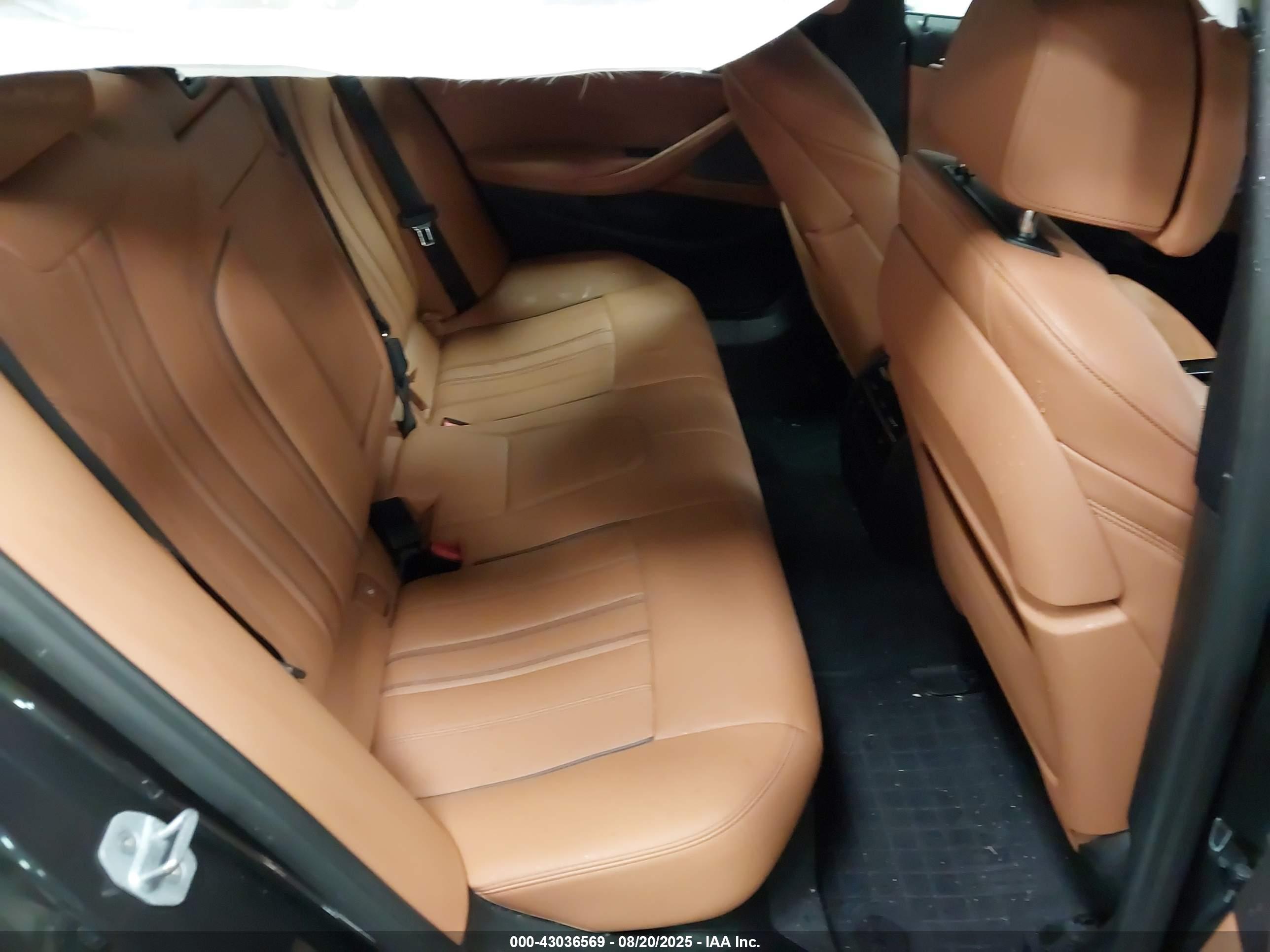 BMW M550I image 8