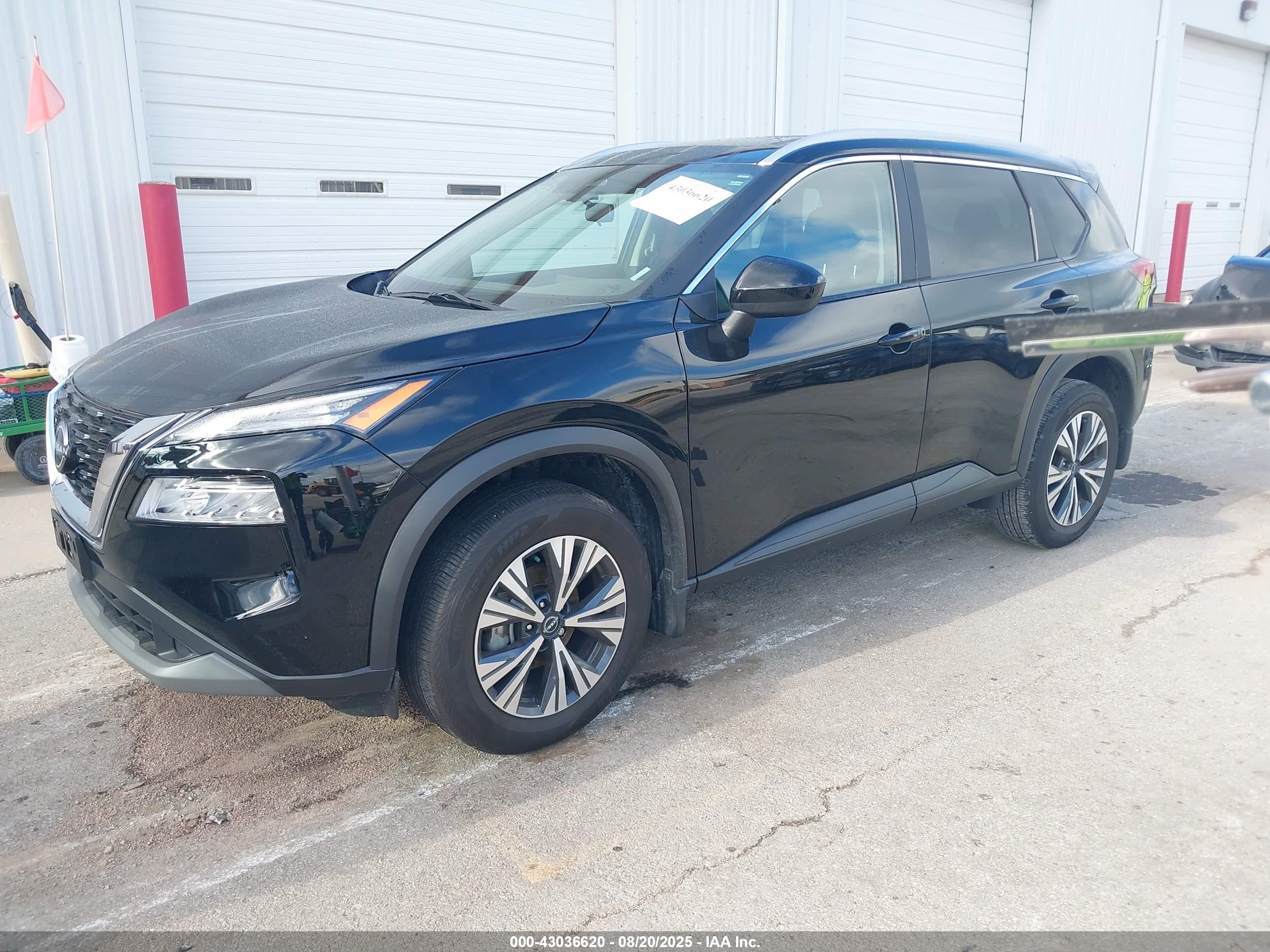 NISSAN ROGUE image 2