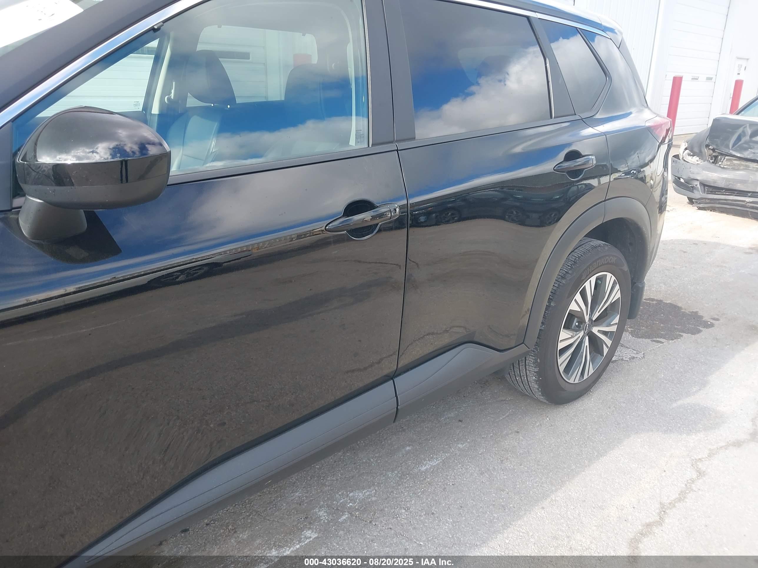 NISSAN ROGUE image 6
