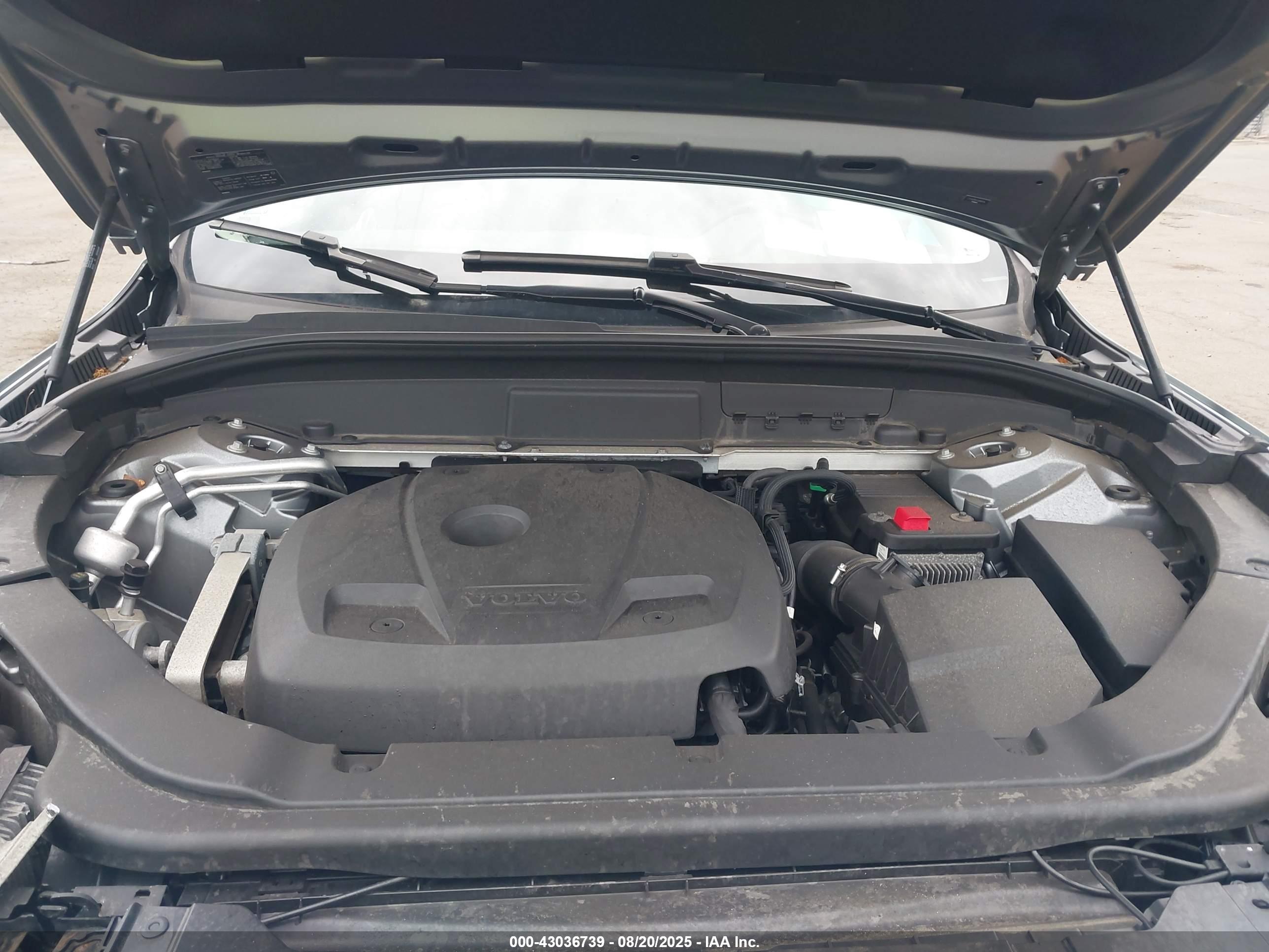 VOLVO XC60 image 10
