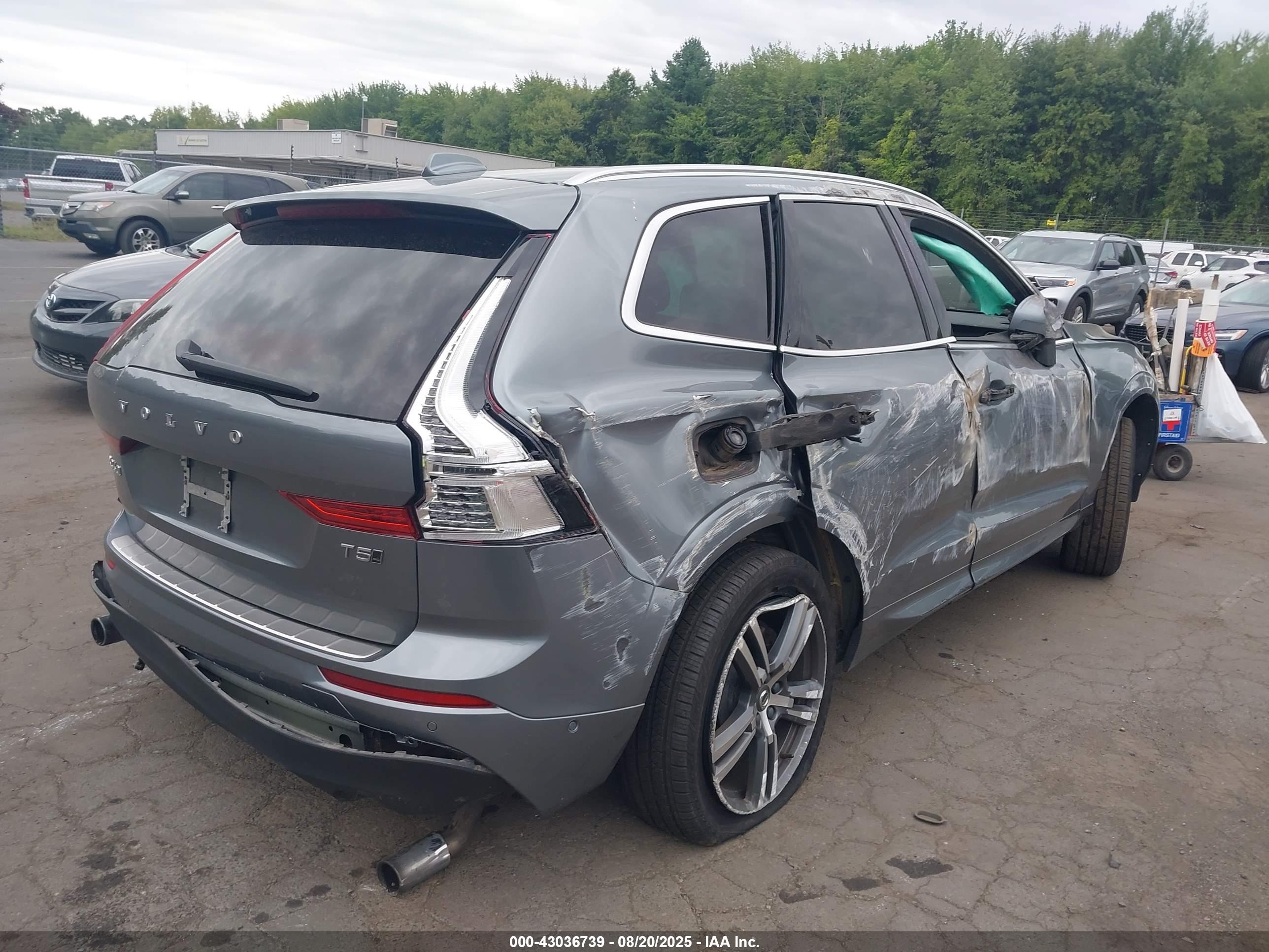 VOLVO XC60 image 4