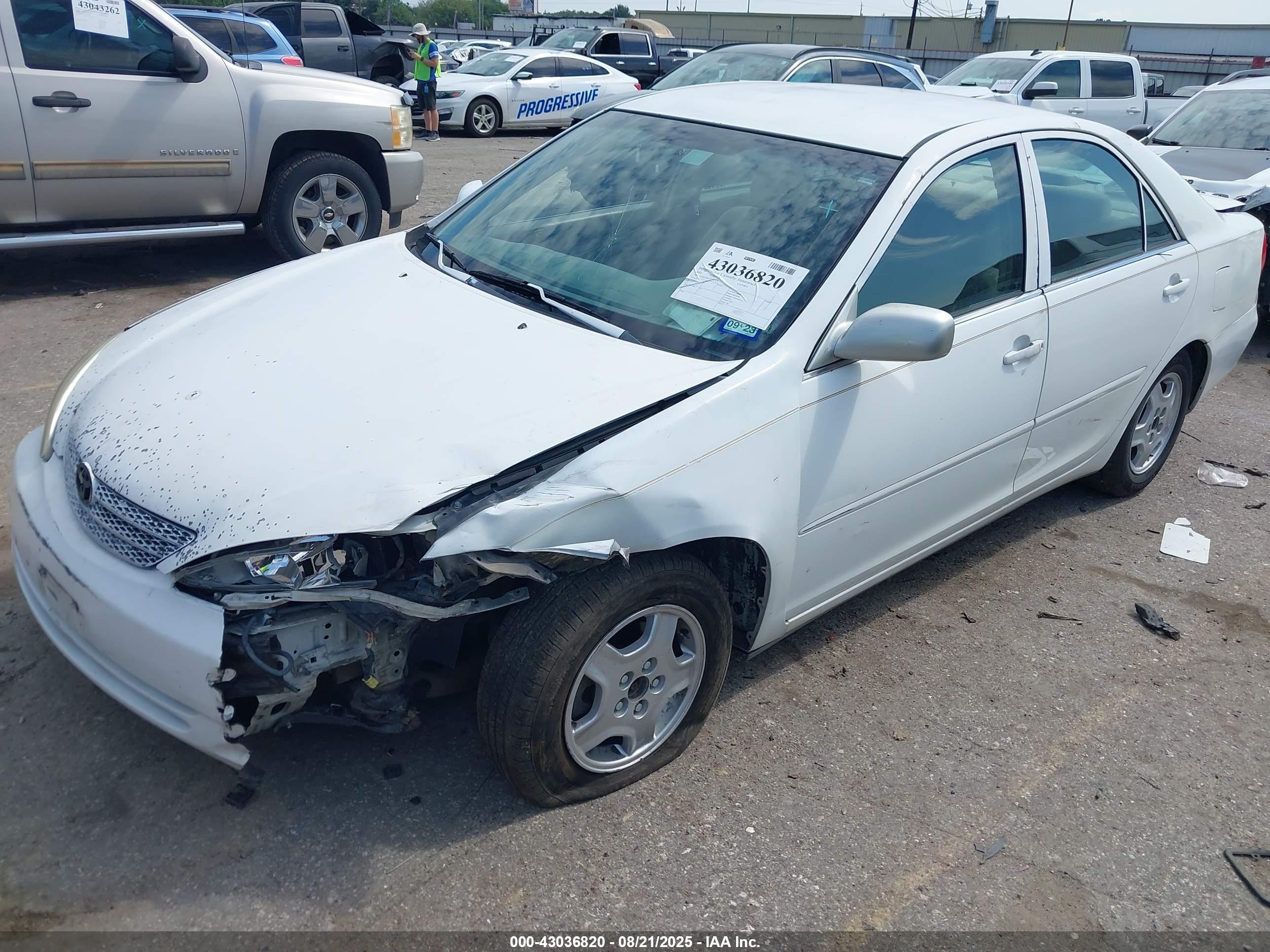 TOYOTA CAMRY image 2