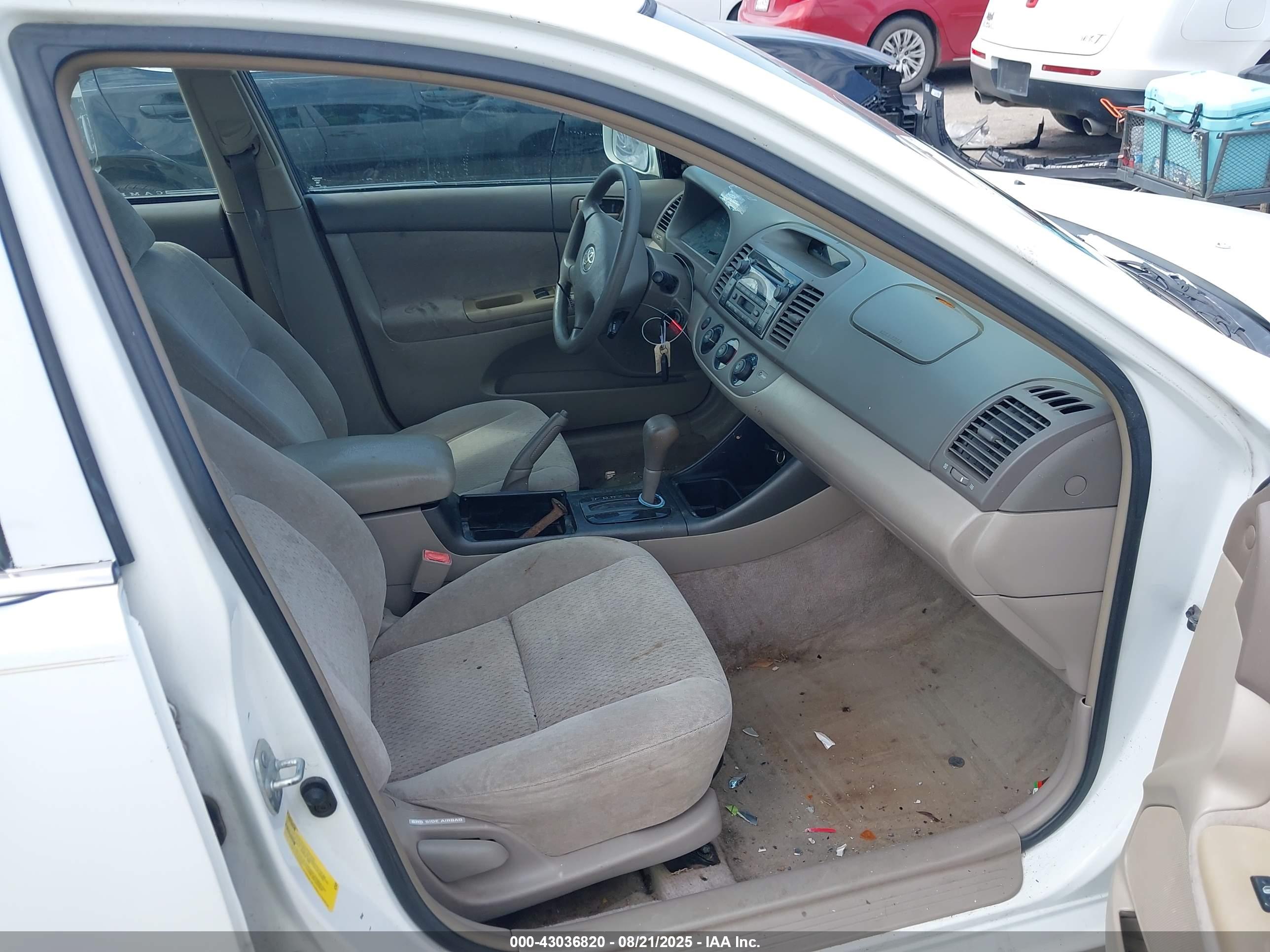 TOYOTA CAMRY image 5